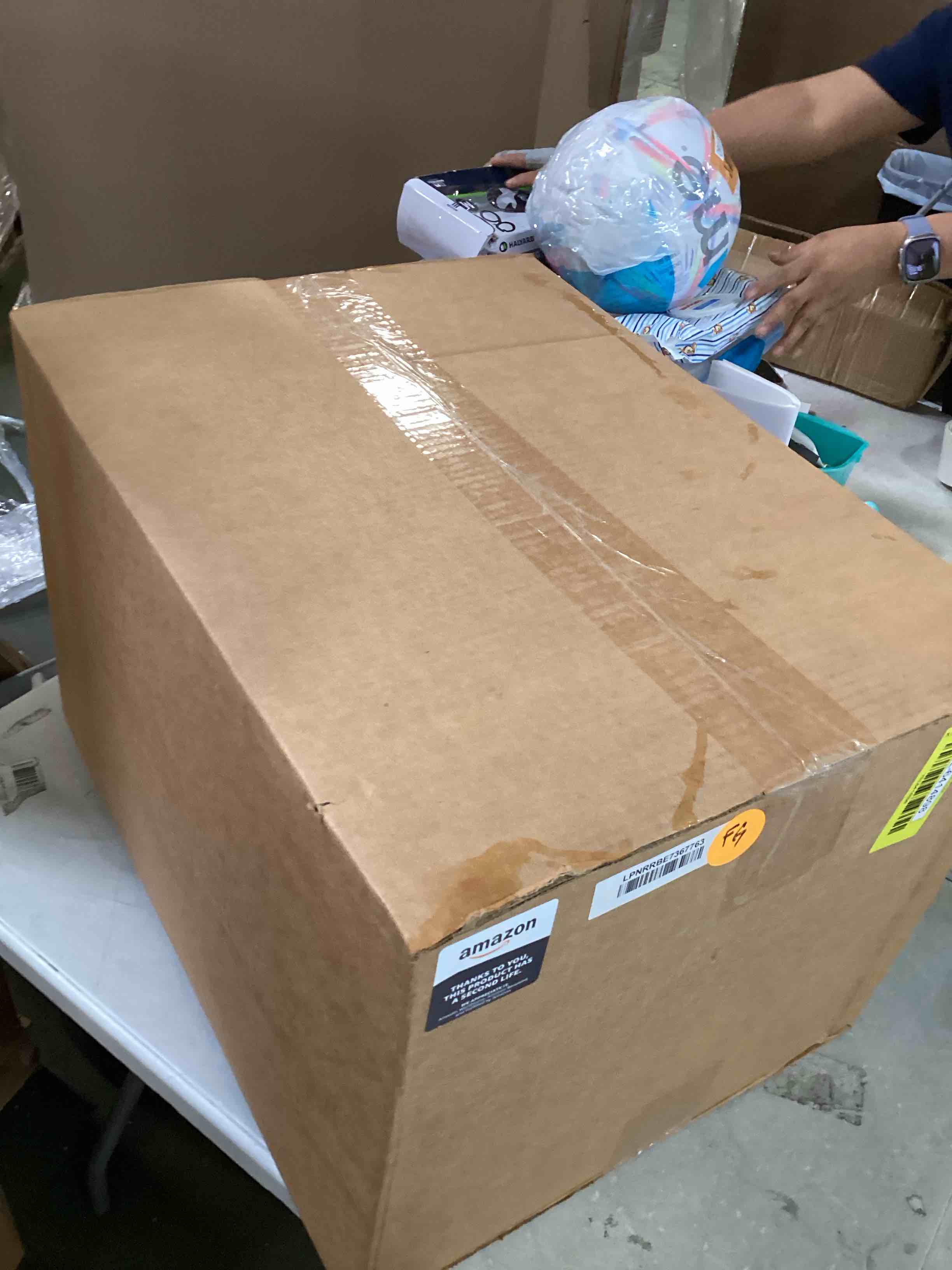 https://s3.amazonaws.com/lotting-images-prod/bidfta/YEL6414898_1718630114433.jpeg