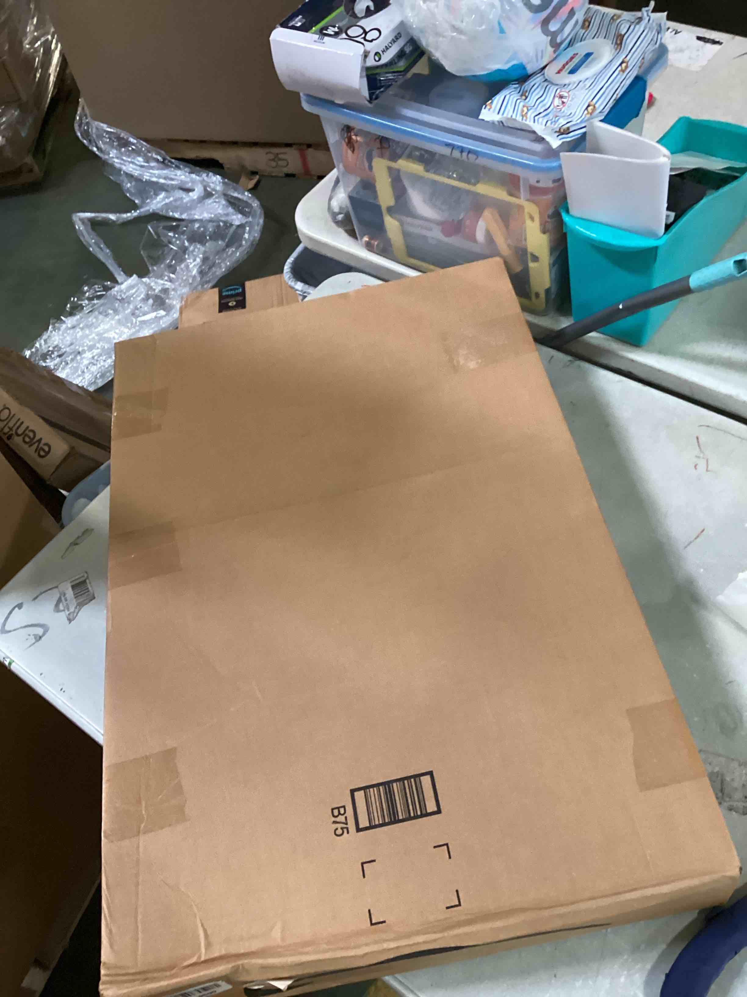 https://s3.amazonaws.com/lotting-images-prod/bidfta/YEL6414900_1718630993416.jpeg