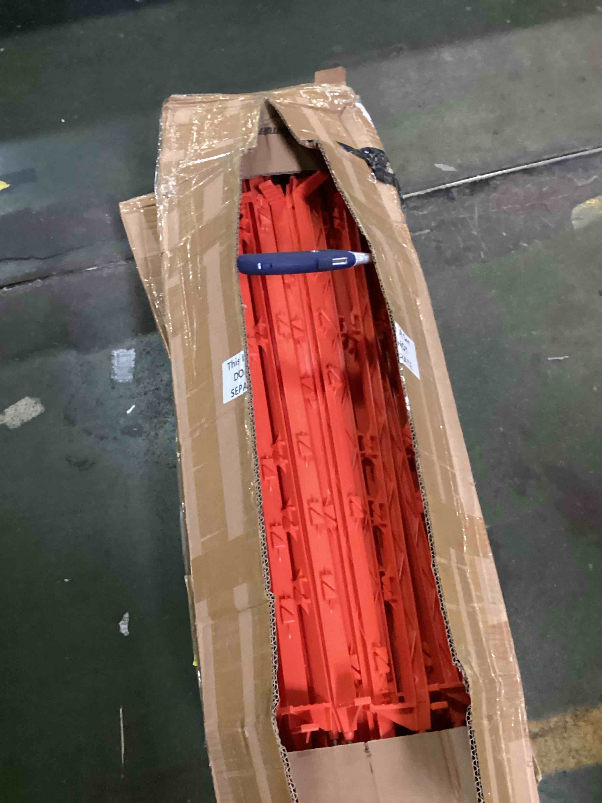 https://s3.amazonaws.com/lotting-images-prod/bidfta/YEL6414904_1718631410021.jpeg