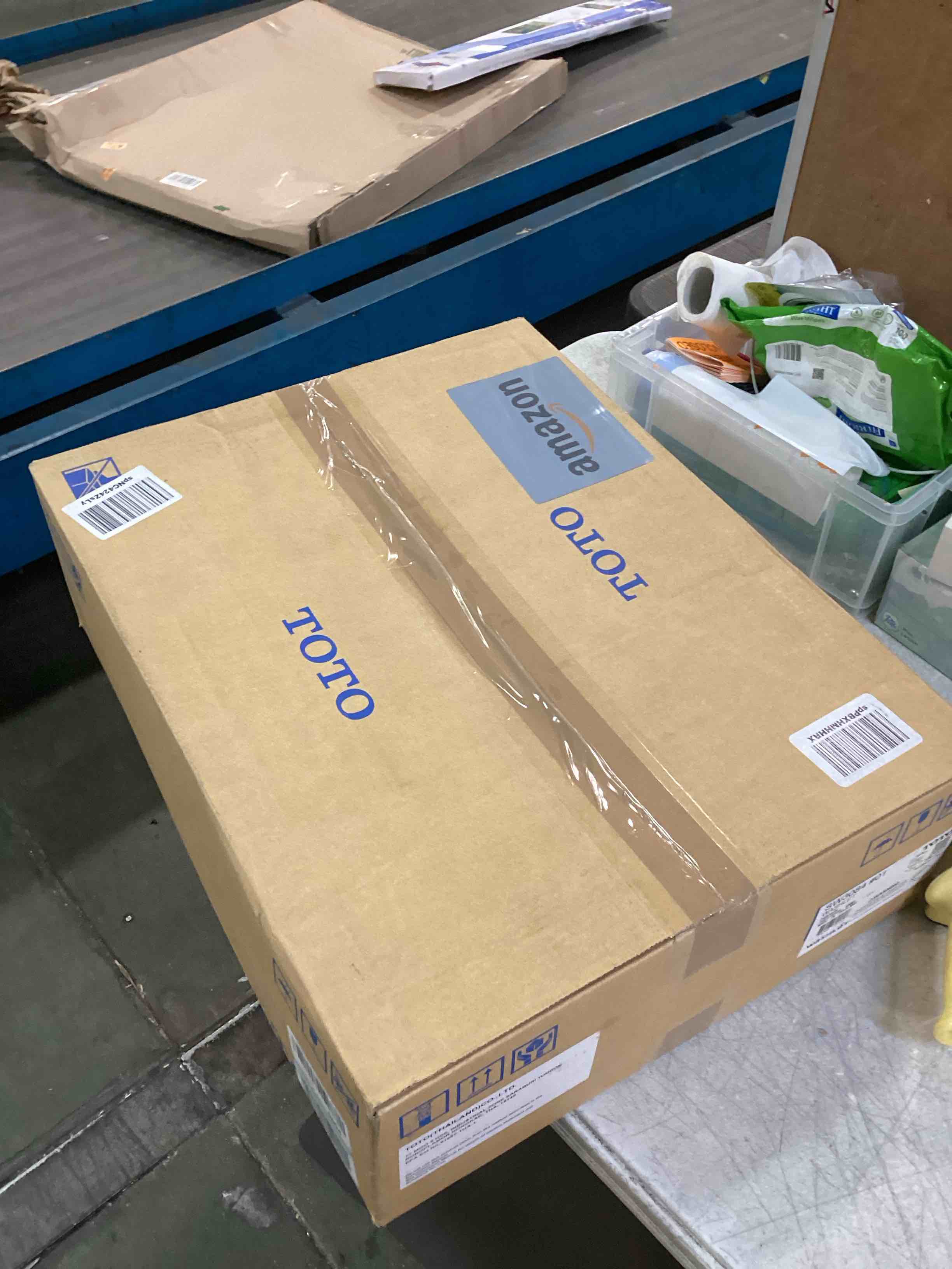 https://s3.amazonaws.com/lotting-images-prod/bidfta/YEL6415111_1718716093287.jpeg