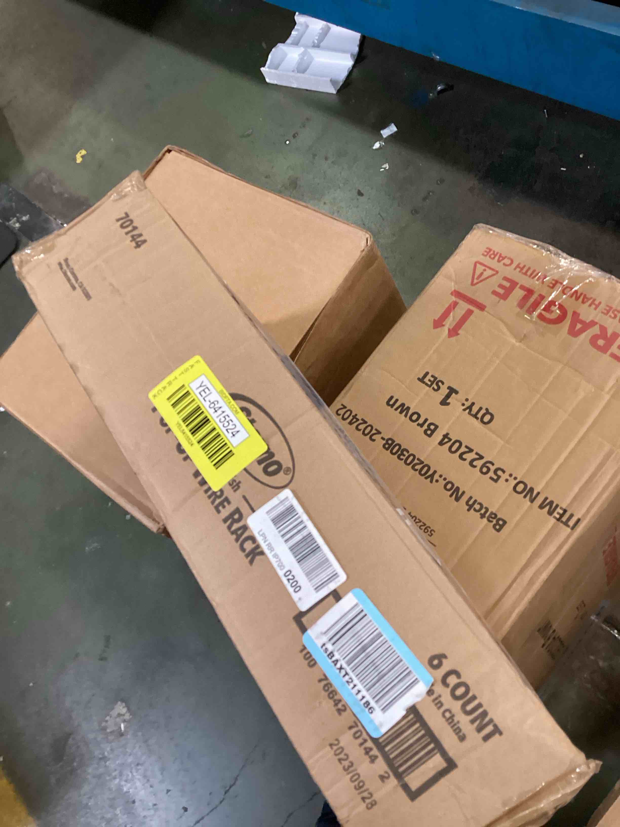 https://s3.amazonaws.com/lotting-images-prod/bidfta/YEL6415524_1718899696049.jpeg