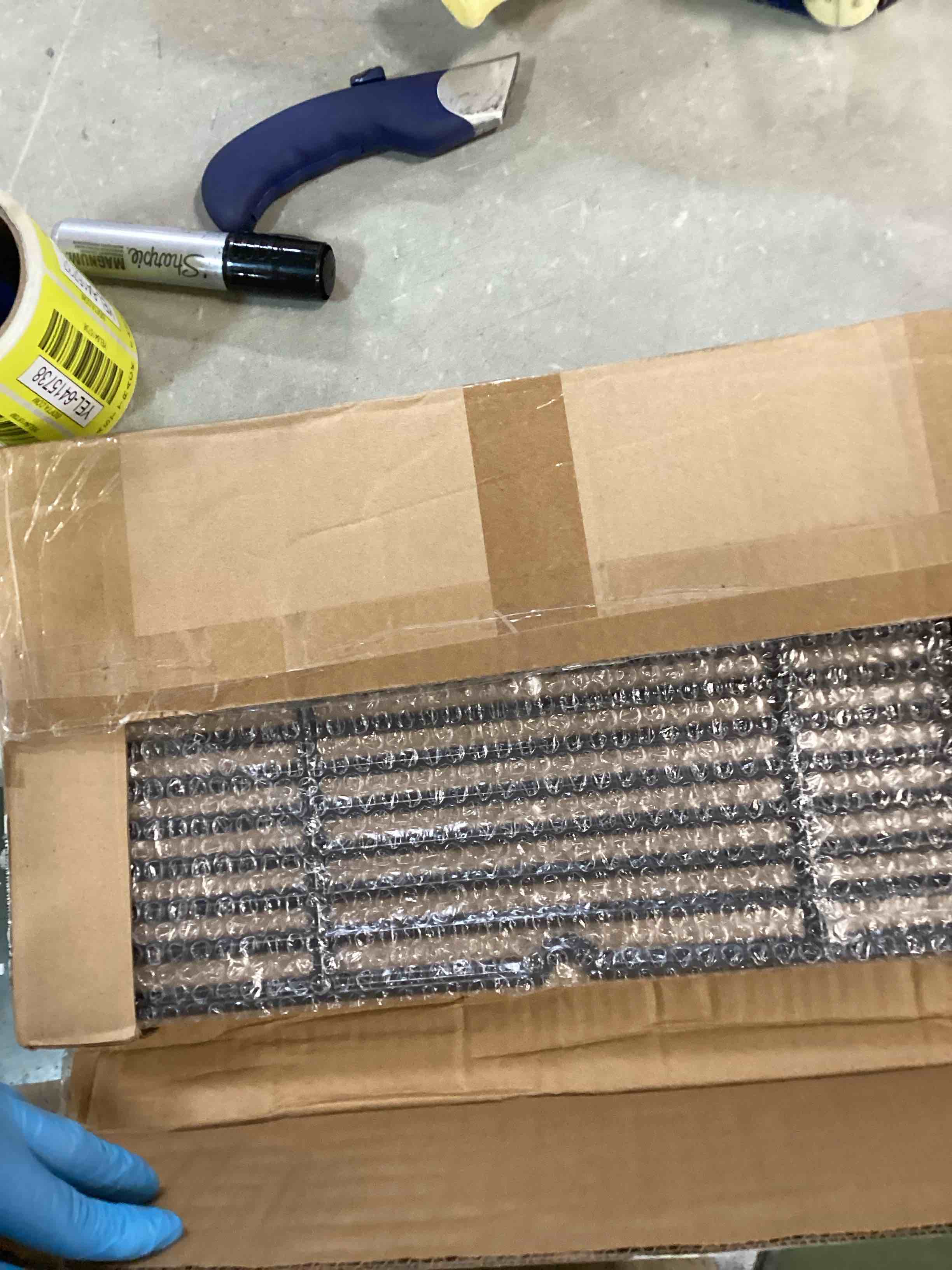 https://s3.amazonaws.com/lotting-images-prod/bidfta/YEL6415734_1718983729380.jpeg