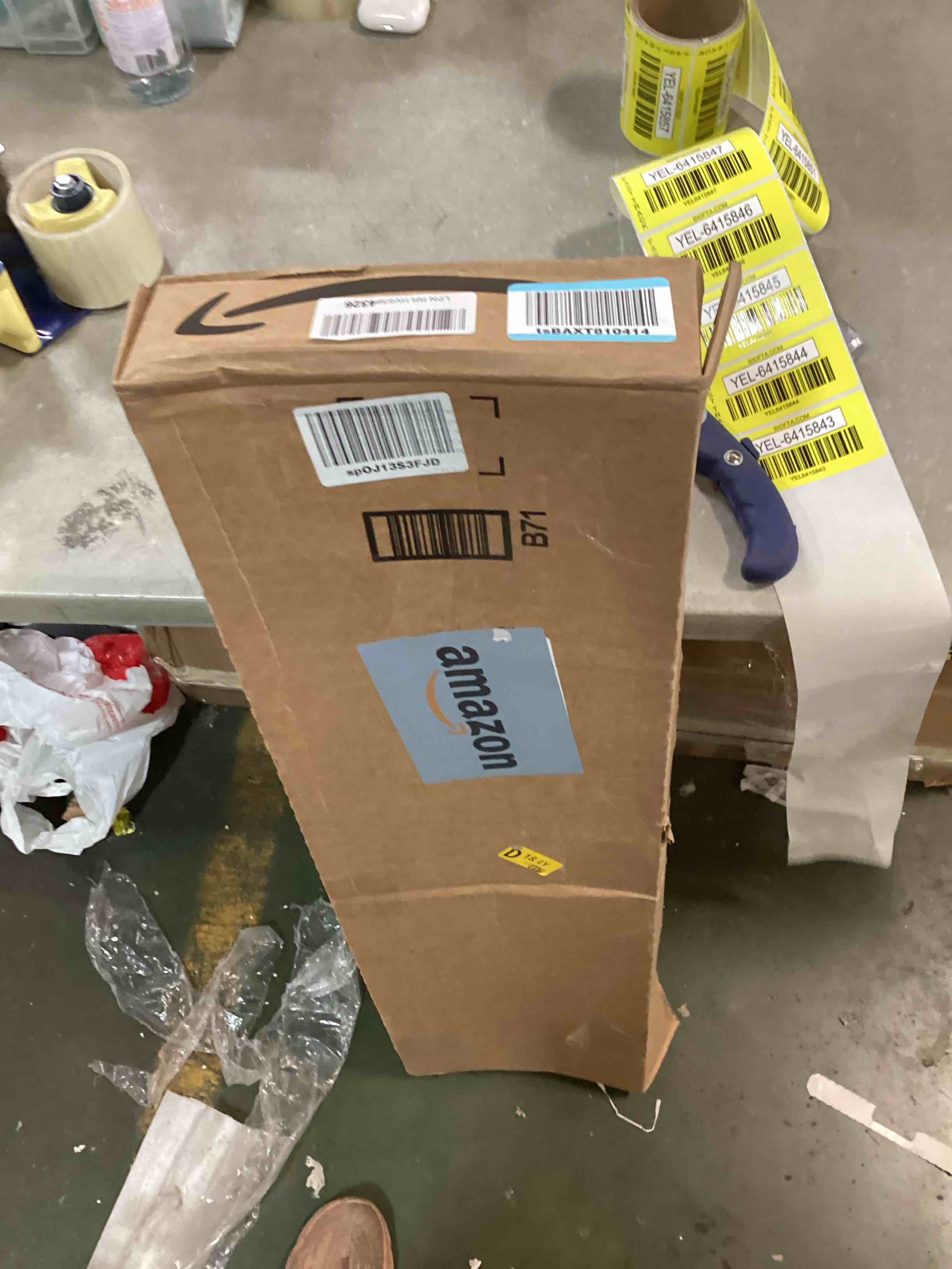 https://s3.amazonaws.com/lotting-images-prod/bidfta/YEL6415842_1719000110383.jpeg