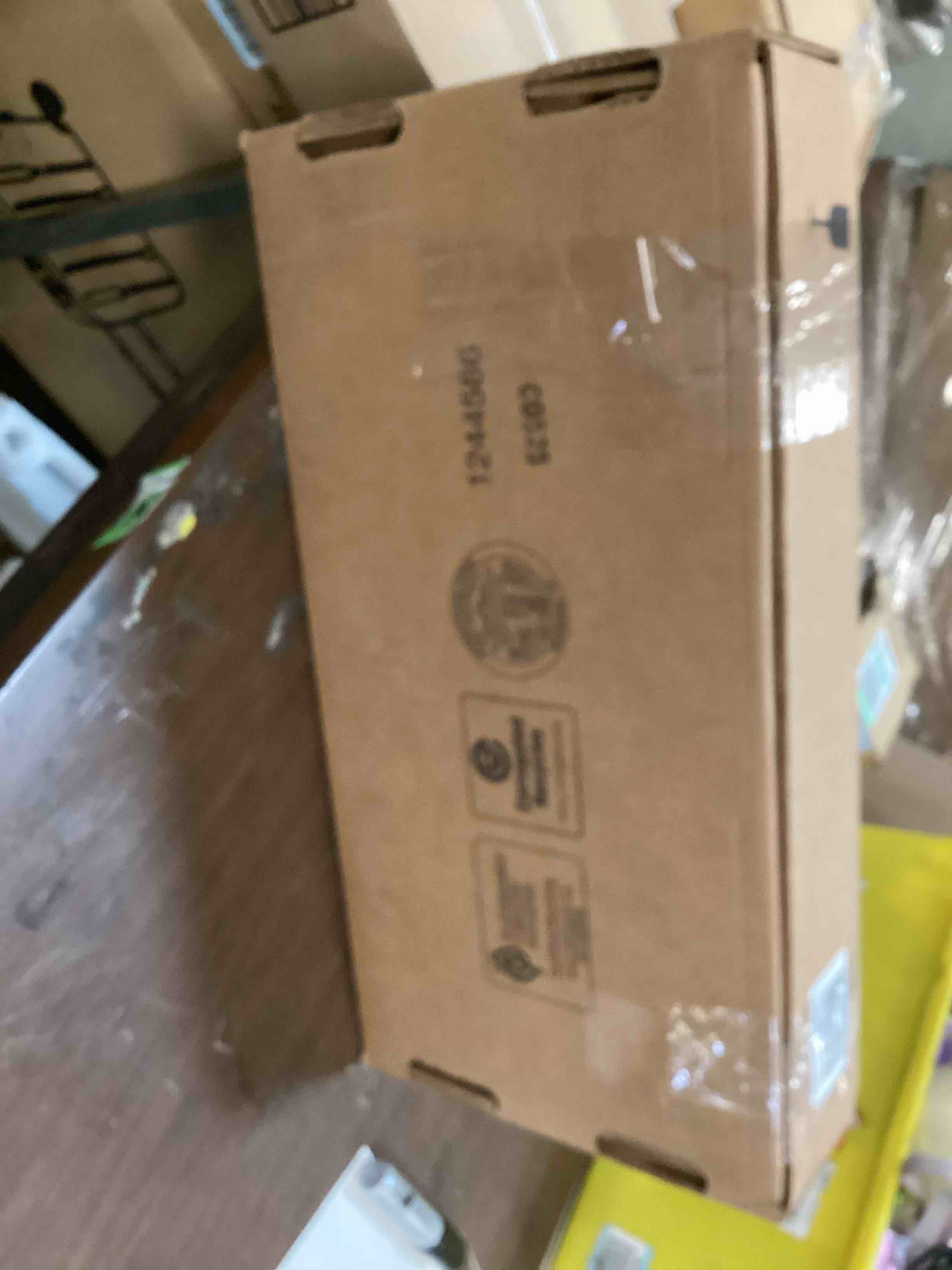 https://s3.amazonaws.com/lotting-images-prod/bidfta/YEL6415922_1719060193393.jpeg