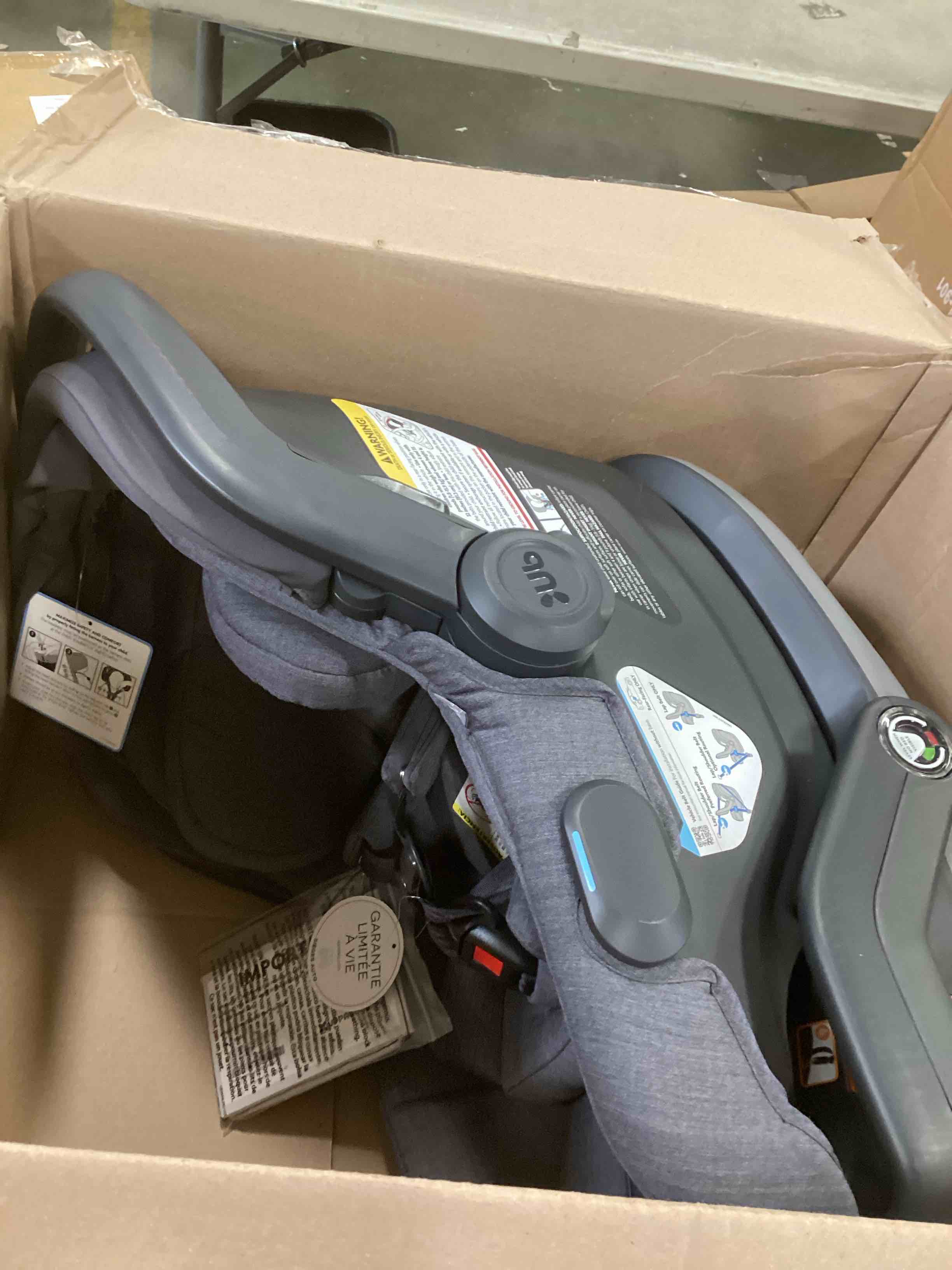 https://s3.amazonaws.com/lotting-images-prod/bidfta/YEL6419260_1718987222058.jpeg