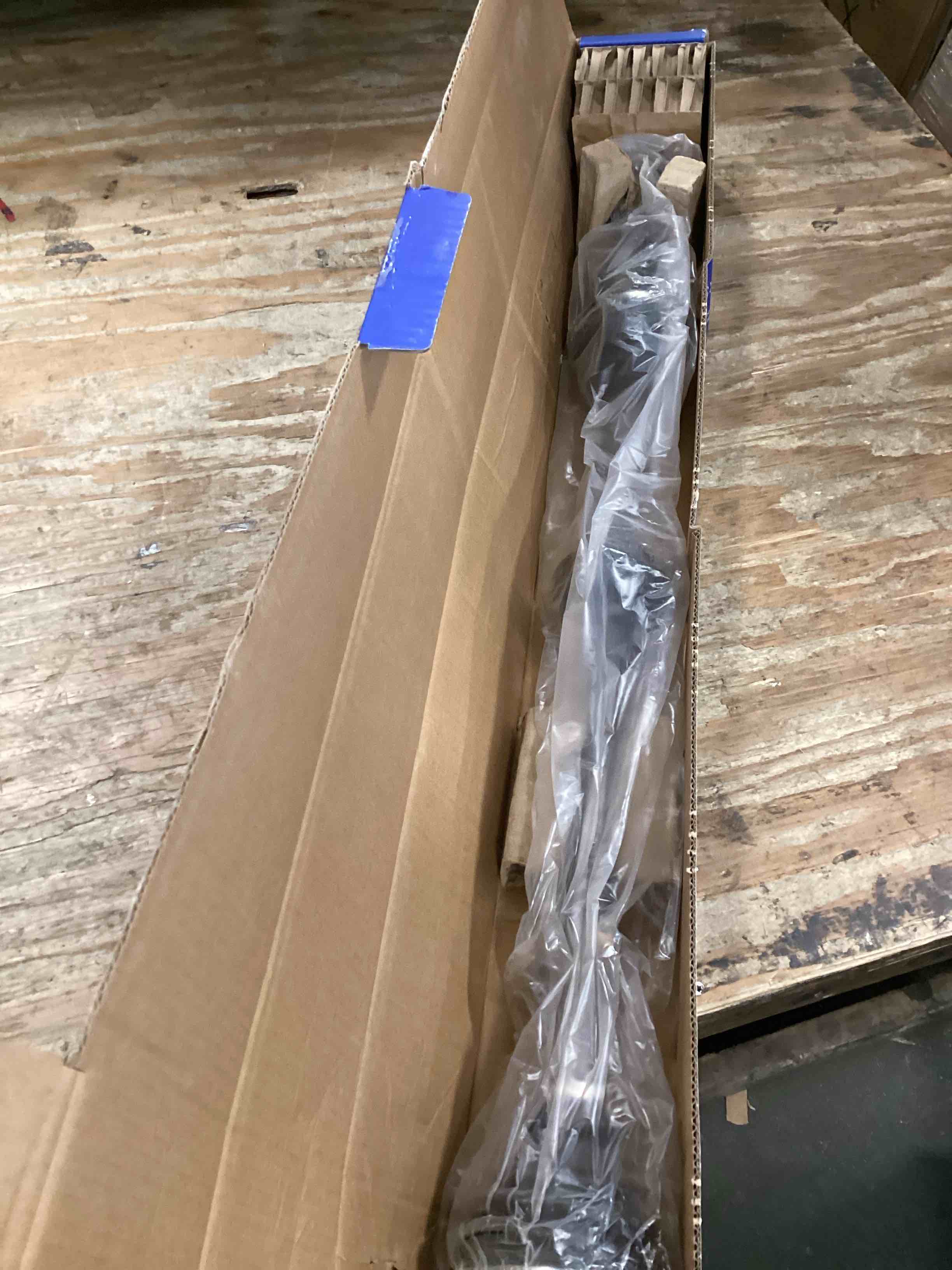 https://s3.amazonaws.com/lotting-images-prod/bidfta/YEL6419403_1719234840190.jpeg
