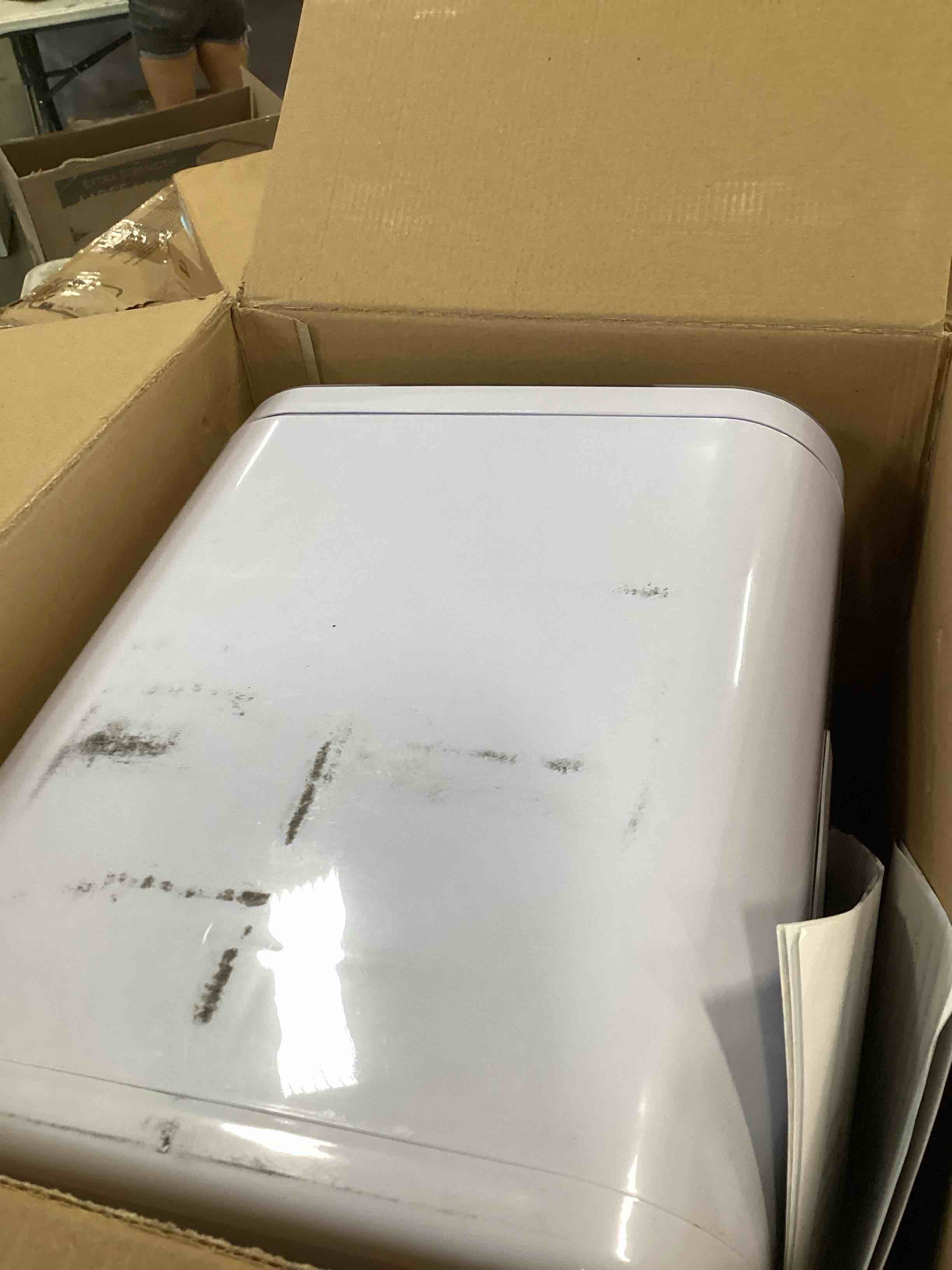 https://s3.amazonaws.com/lotting-images-prod/bidfta/YEL6419573_1719258473037.jpeg