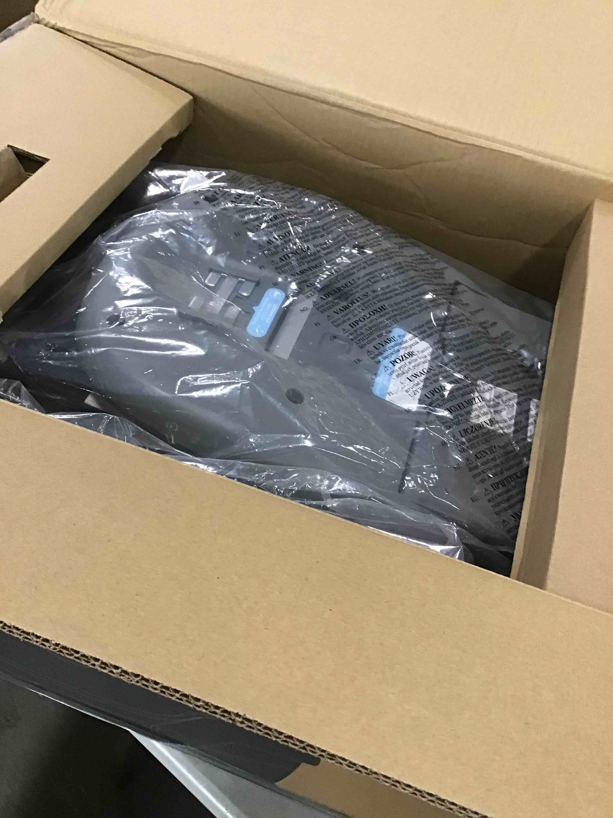 https://s3.amazonaws.com/lotting-images-prod/bidfta/YEL6420768_1718623658610.jpeg