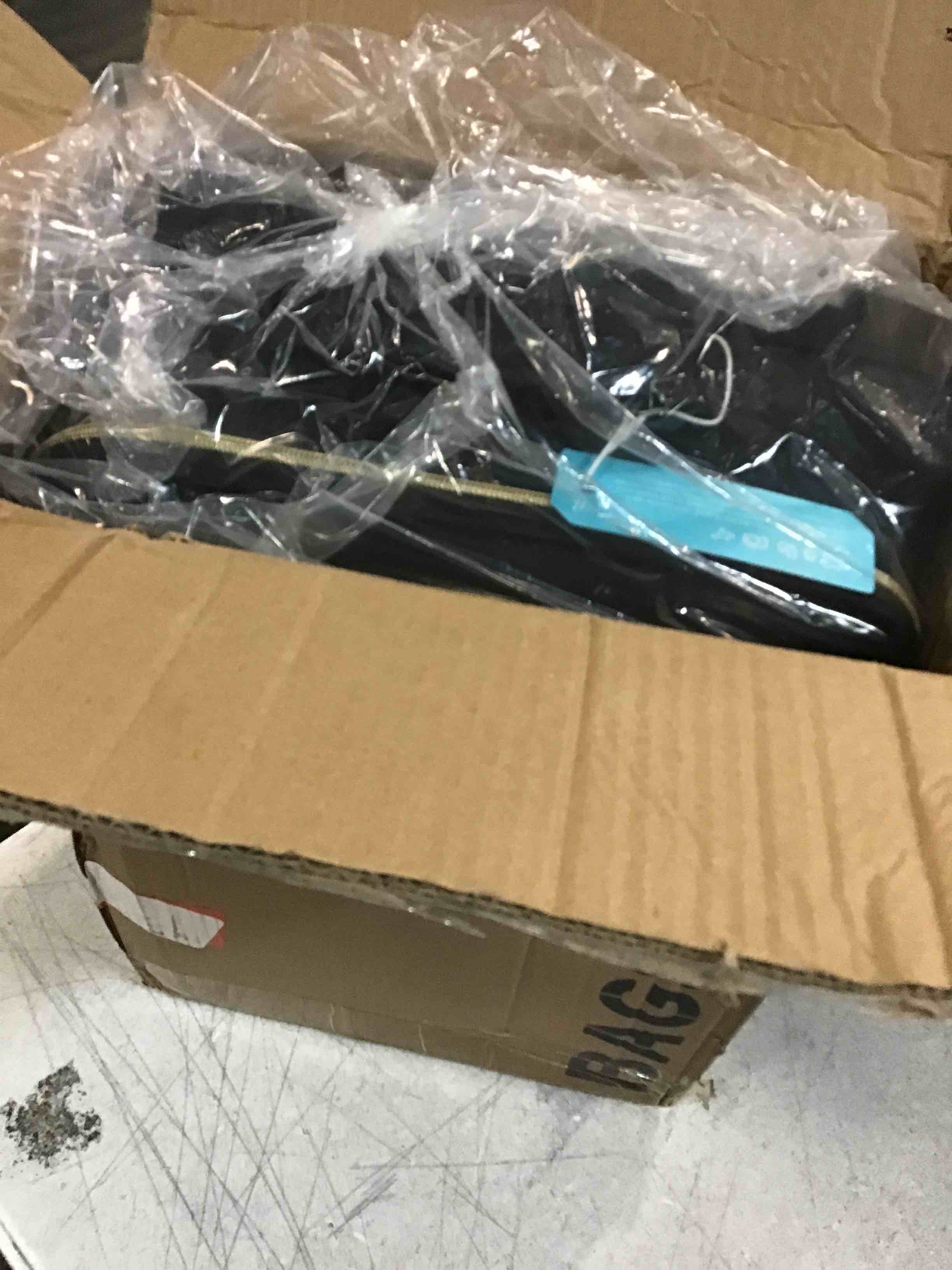 https://s3.amazonaws.com/lotting-images-prod/bidfta/YEL6421280_1718739886733.jpeg