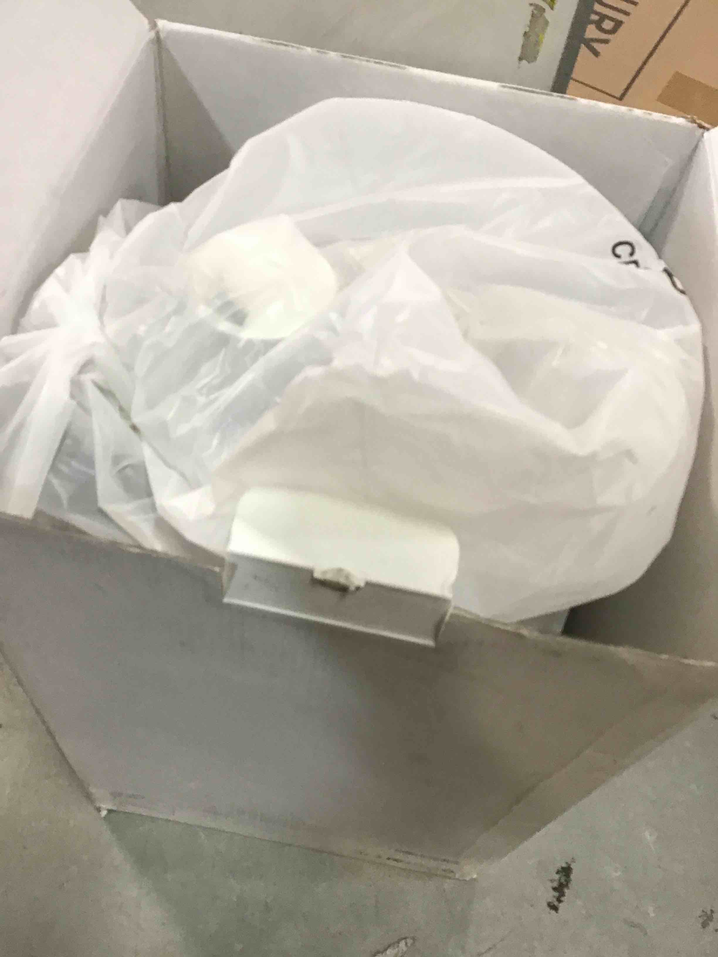 https://s3.amazonaws.com/lotting-images-prod/bidfta/YEL6421530_1718822350743.jpeg