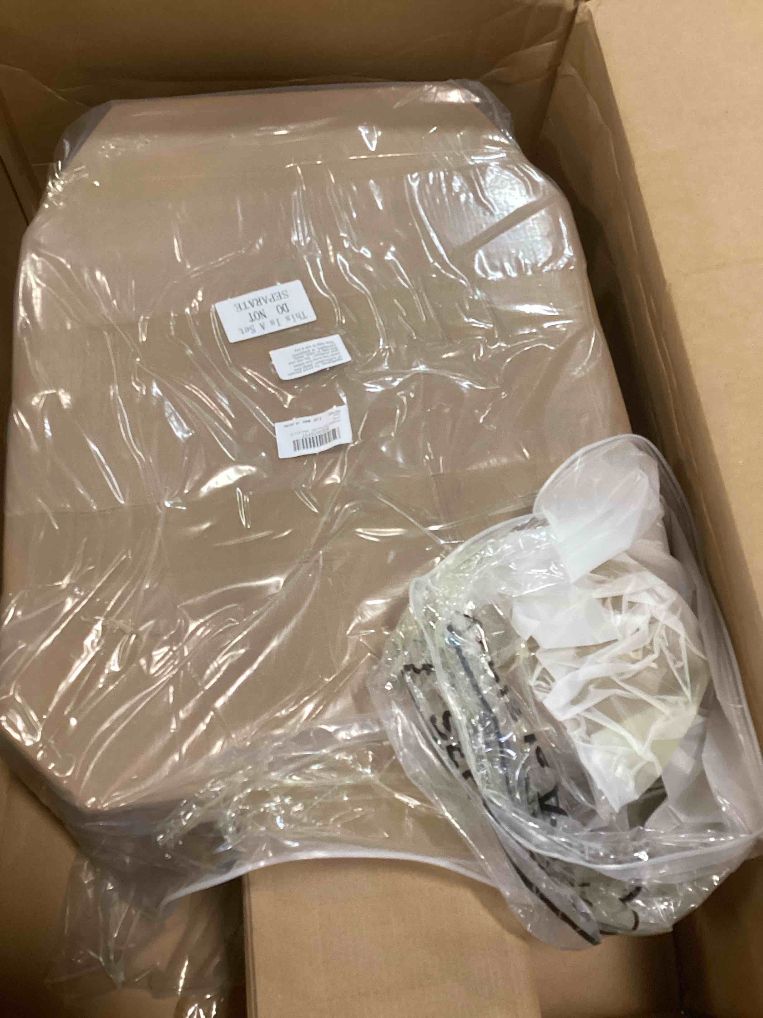 https://s3.amazonaws.com/lotting-images-prod/bidfta/YEL6422919_1718908686842.jpeg