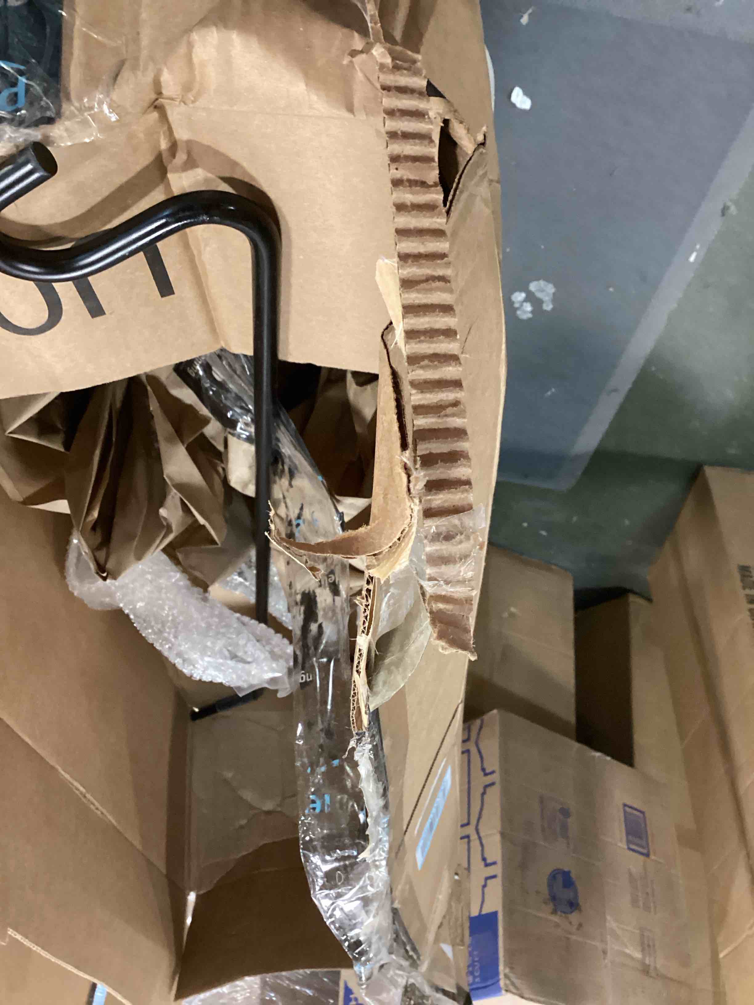 https://s3.amazonaws.com/lotting-images-prod/bidfta/YEL6426556_1718709243235.jpeg