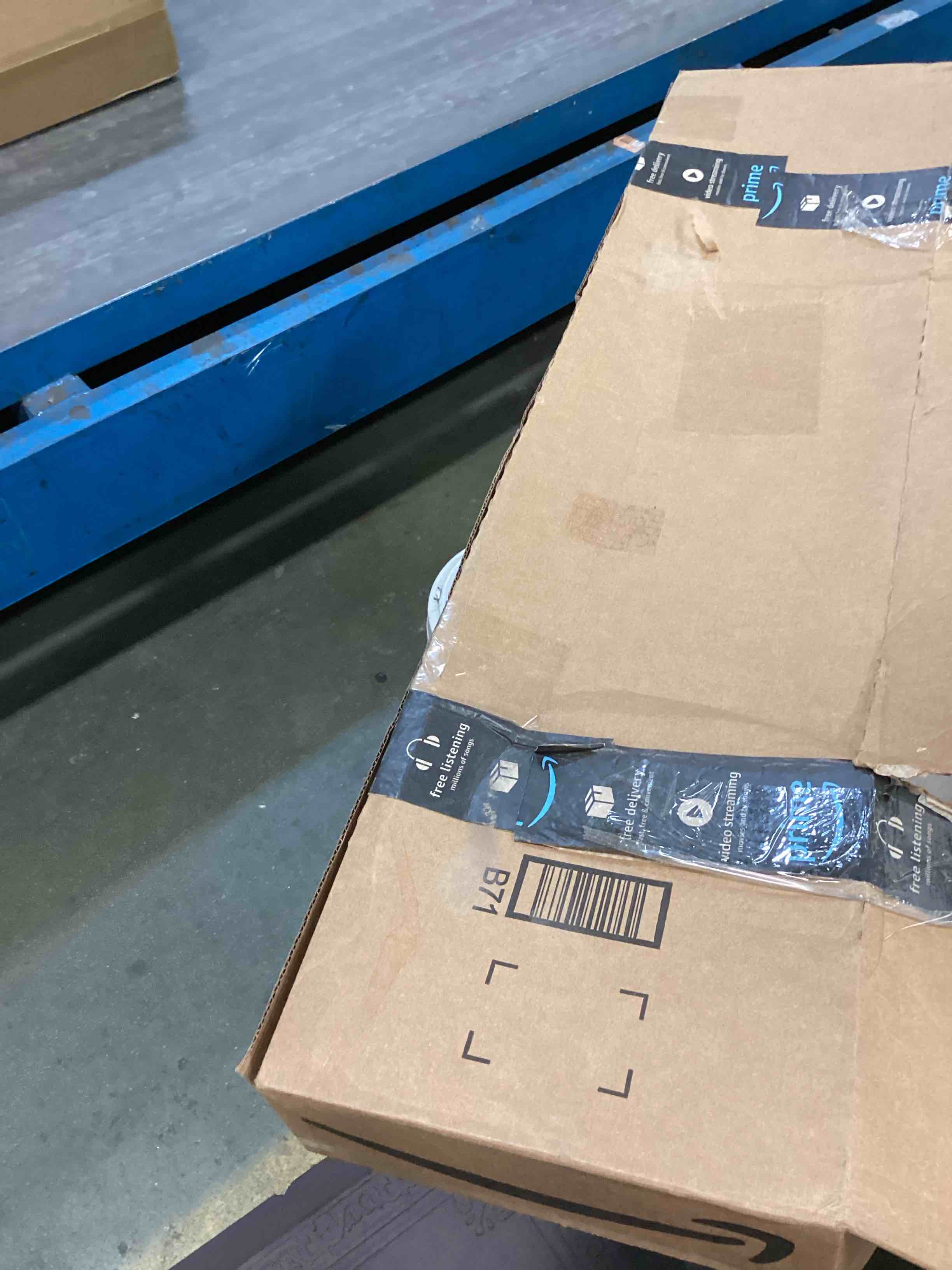 https://s3.amazonaws.com/lotting-images-prod/bidfta/YEL6426810_1718796131289.jpeg