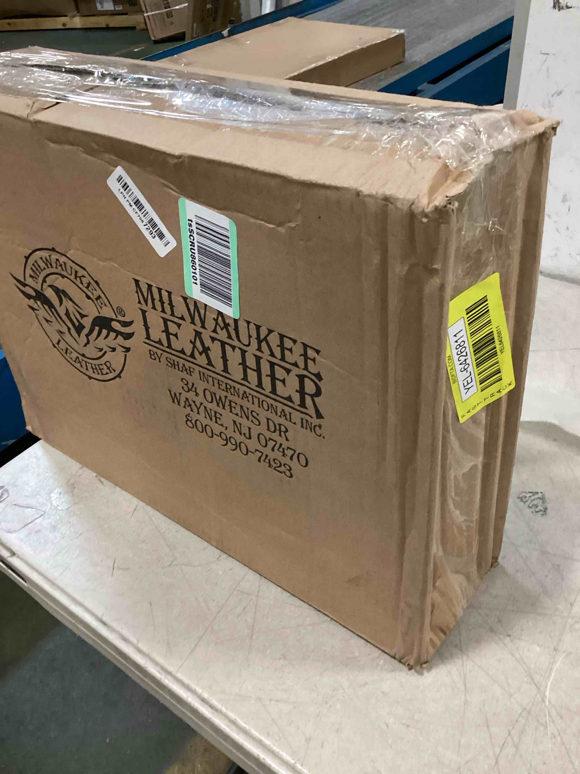 https://s3.amazonaws.com/lotting-images-prod/bidfta/YEL6426811_1718796306940.jpeg