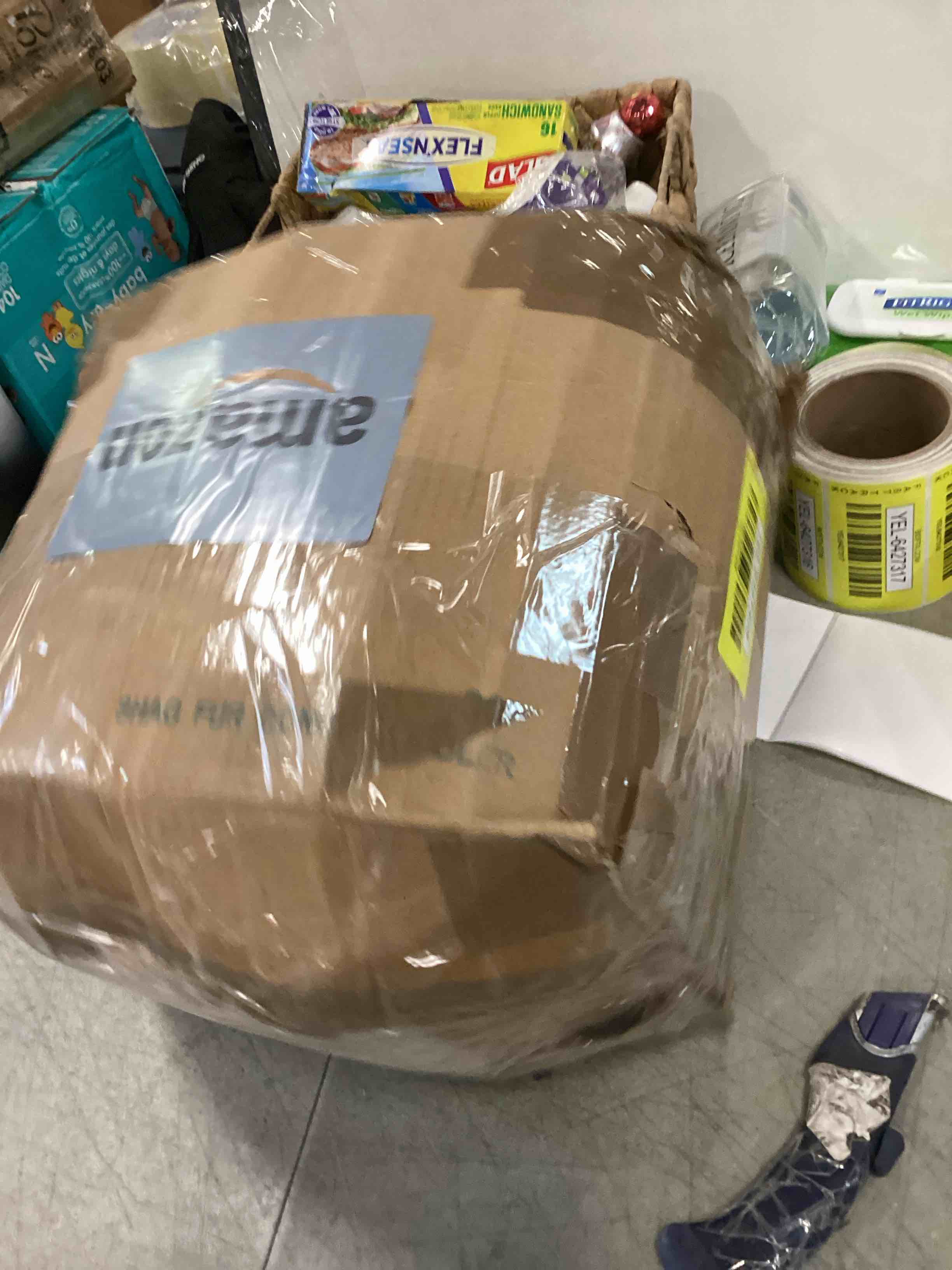 https://s3.amazonaws.com/lotting-images-prod/bidfta/YEL6427308_1718907338646.jpeg