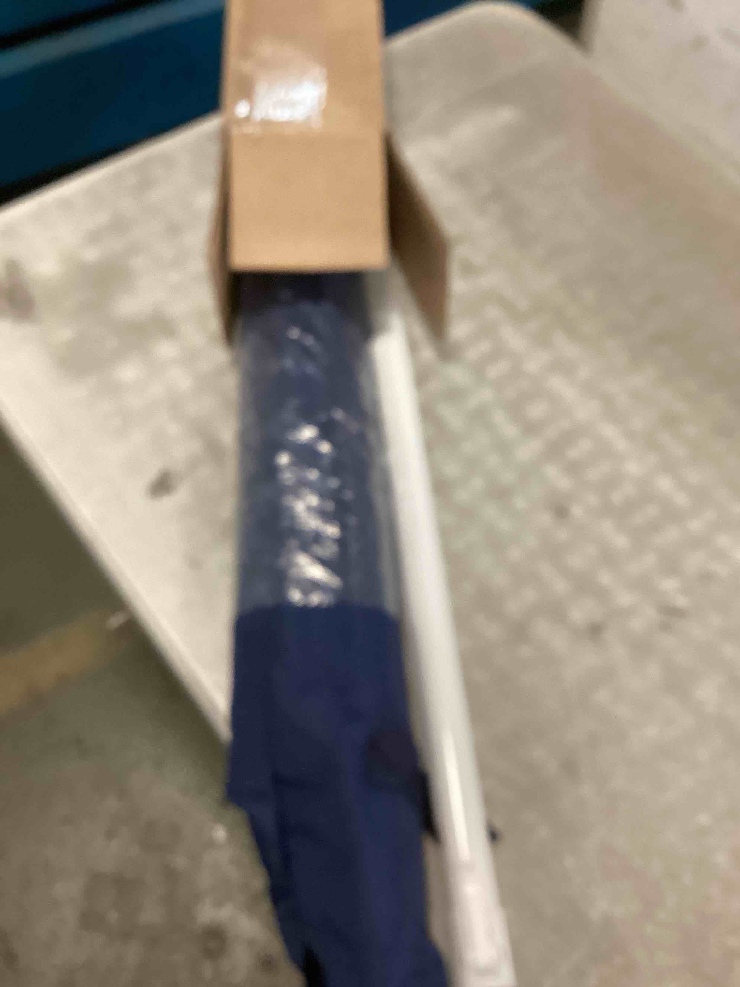 https://s3.amazonaws.com/lotting-images-prod/bidfta/YEL6428011_1718039929982.jpeg