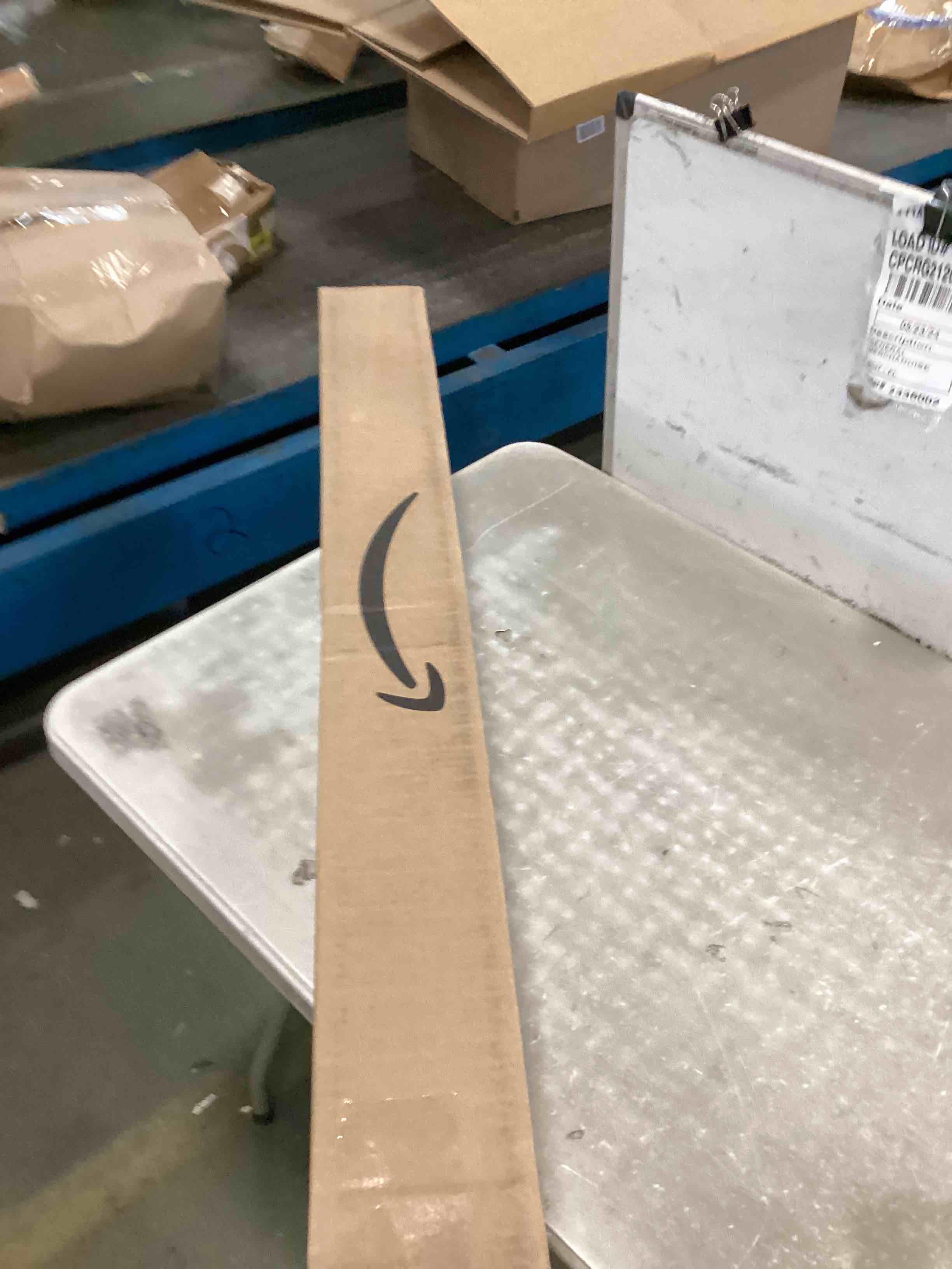 https://s3.amazonaws.com/lotting-images-prod/bidfta/YEL6428011_1718039948523.jpeg