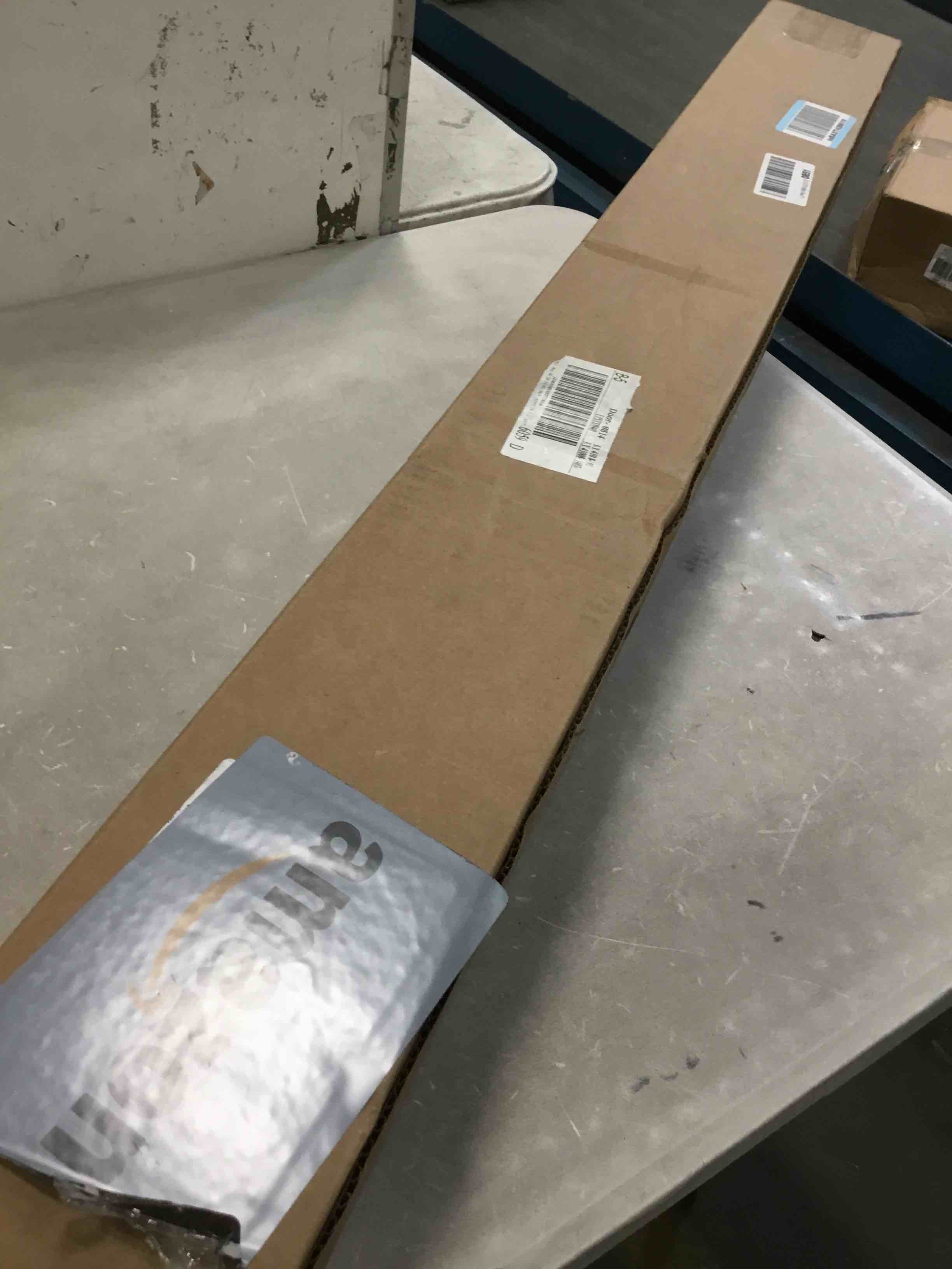 https://s3.amazonaws.com/lotting-images-prod/bidfta/YEL6428716_1718295254984.jpeg