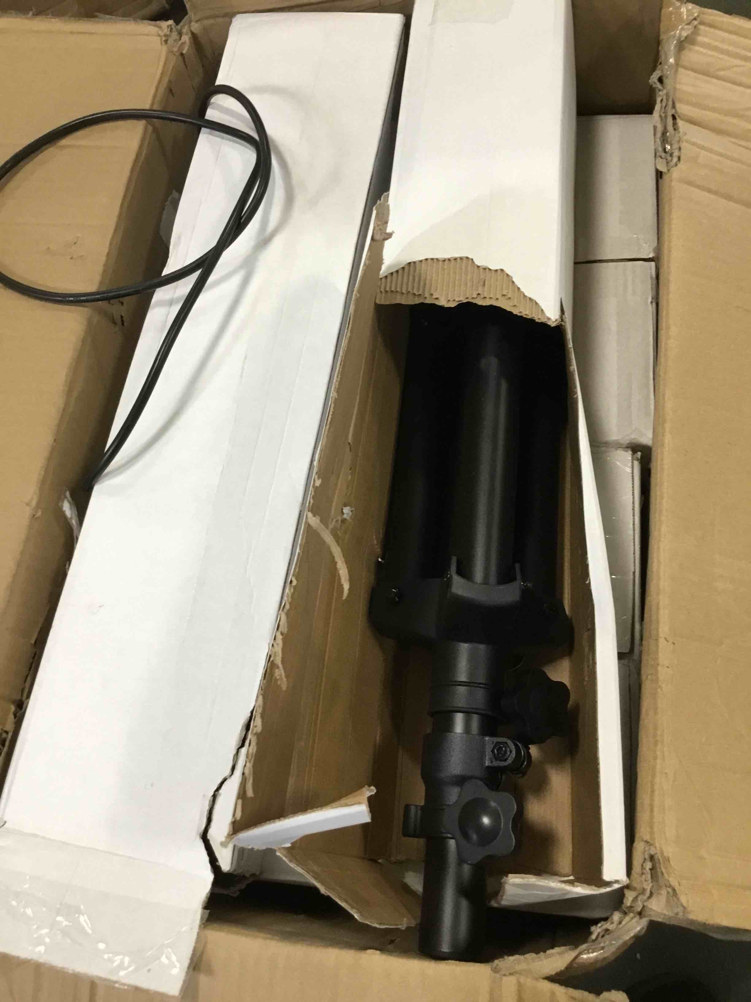 https://s3.amazonaws.com/lotting-images-prod/bidfta/YEL6429400_1718638719901.jpeg