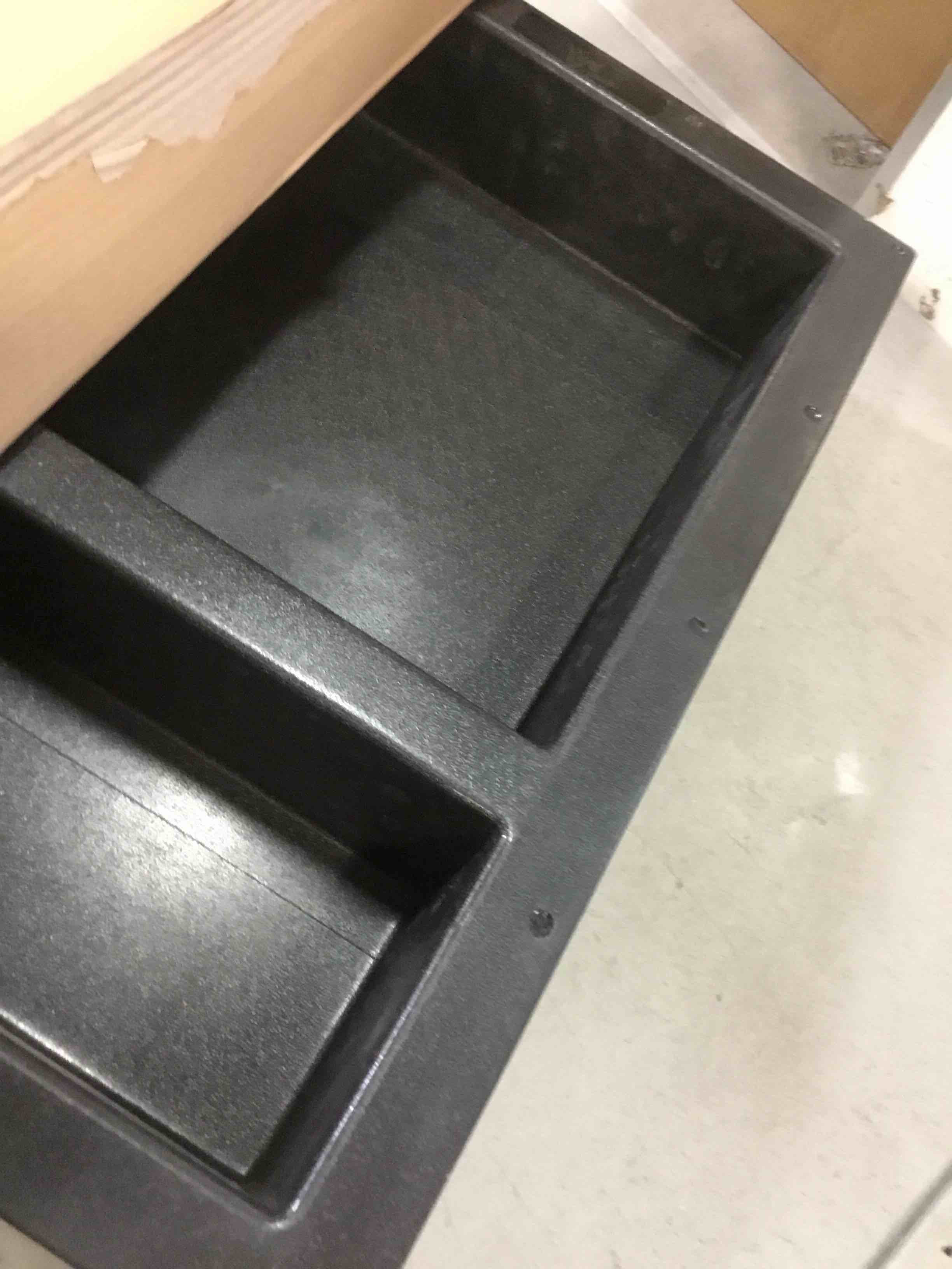https://s3.amazonaws.com/lotting-images-prod/bidfta/YEL6430795_1718474189407.jpeg