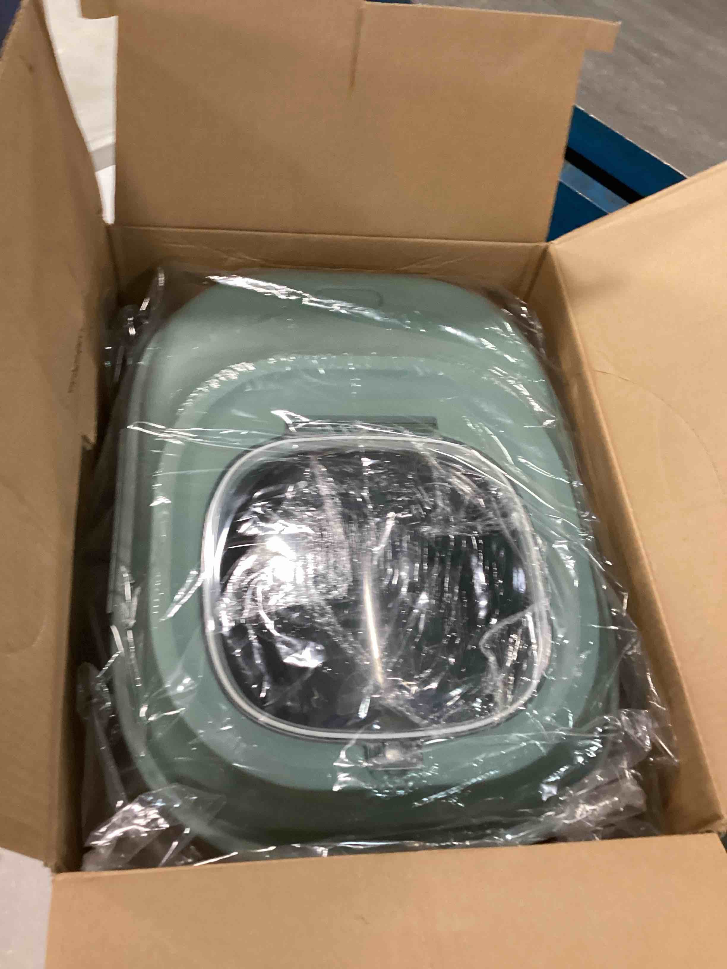 https://s3.amazonaws.com/lotting-images-prod/bidfta/YEL6430824_1718537222944.jpeg