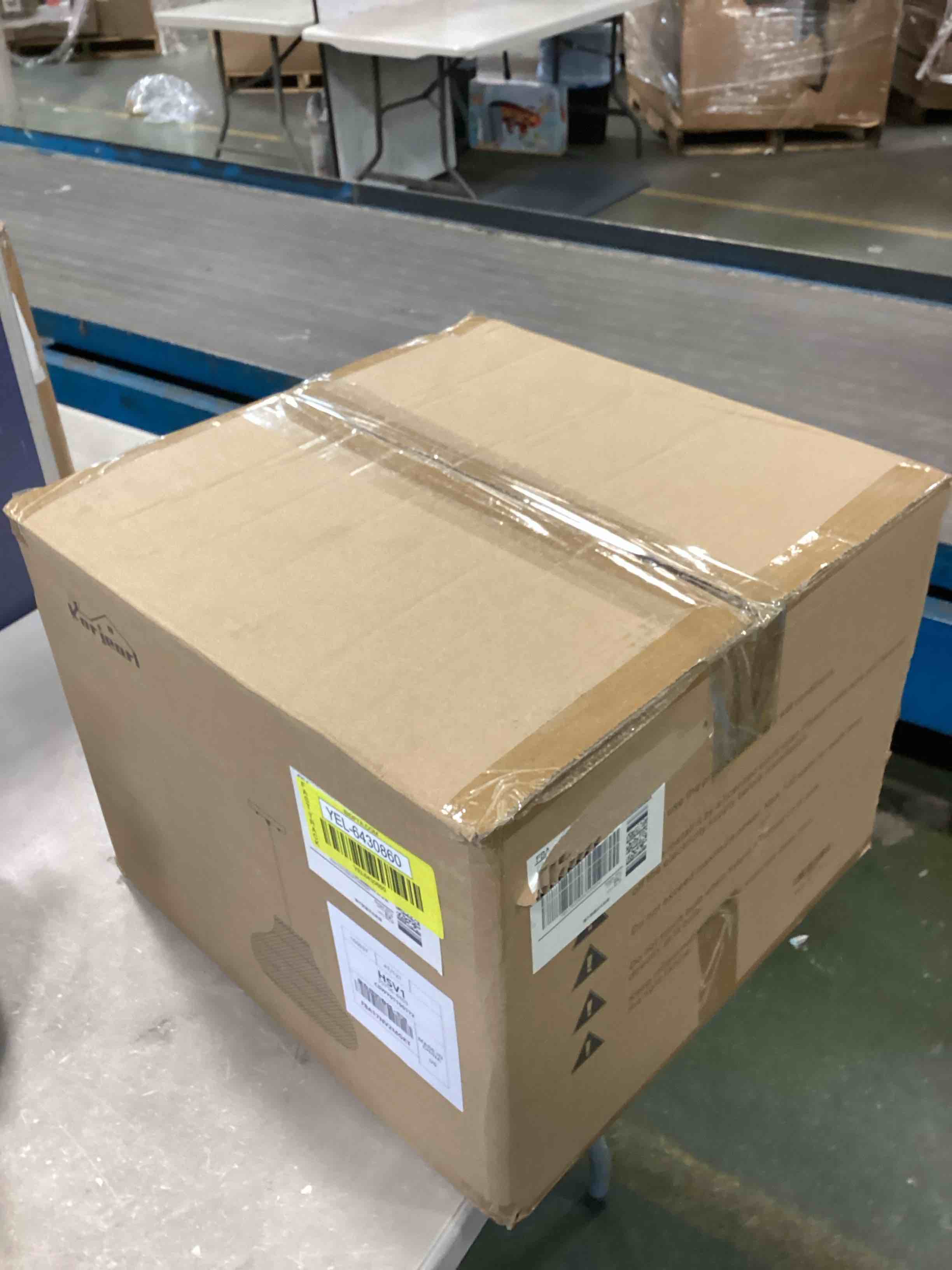 https://s3.amazonaws.com/lotting-images-prod/bidfta/YEL6430860_1718544903875.jpeg