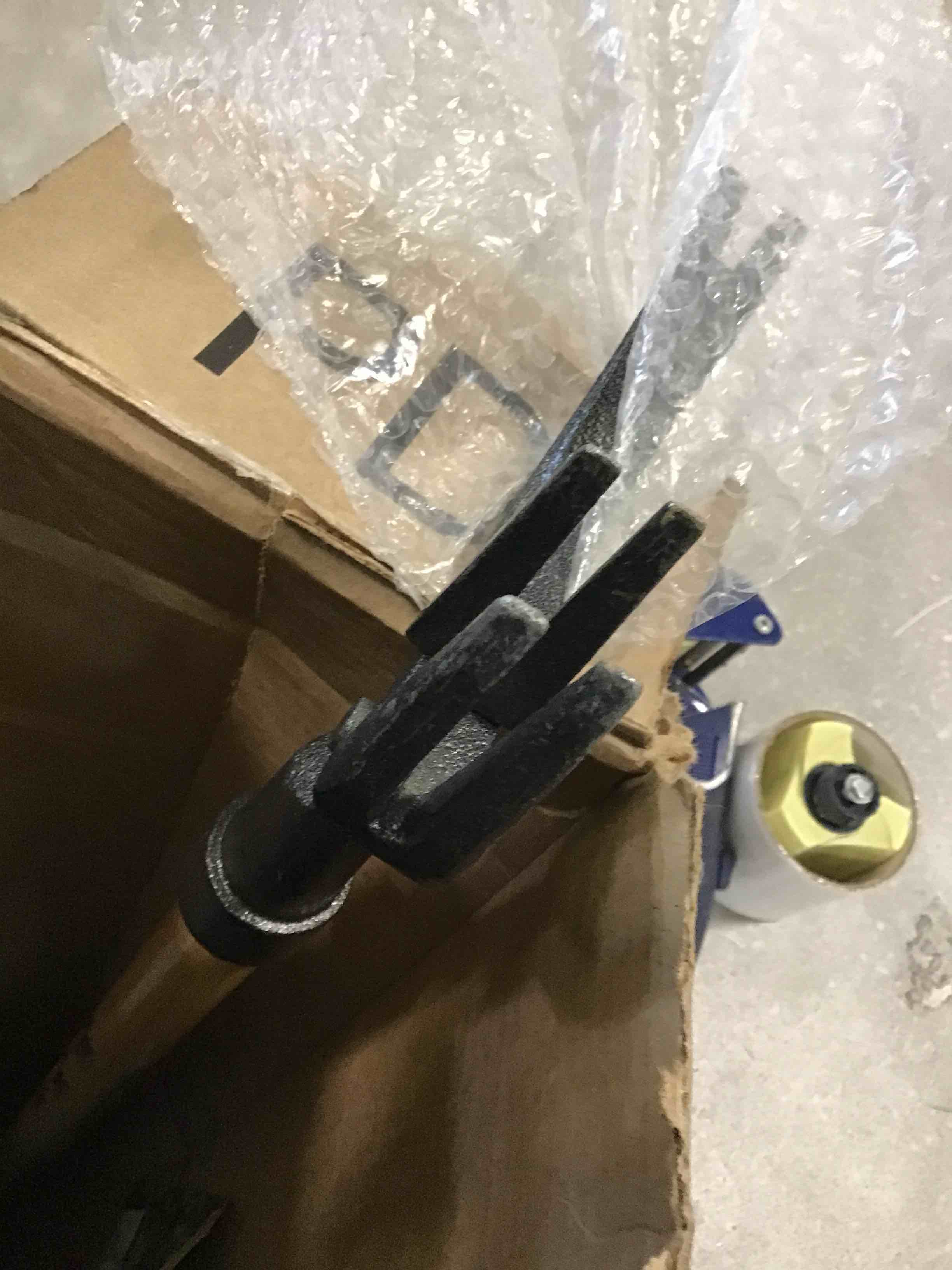 https://s3.amazonaws.com/lotting-images-prod/bidfta/YEL6431820_1718206020330.jpeg