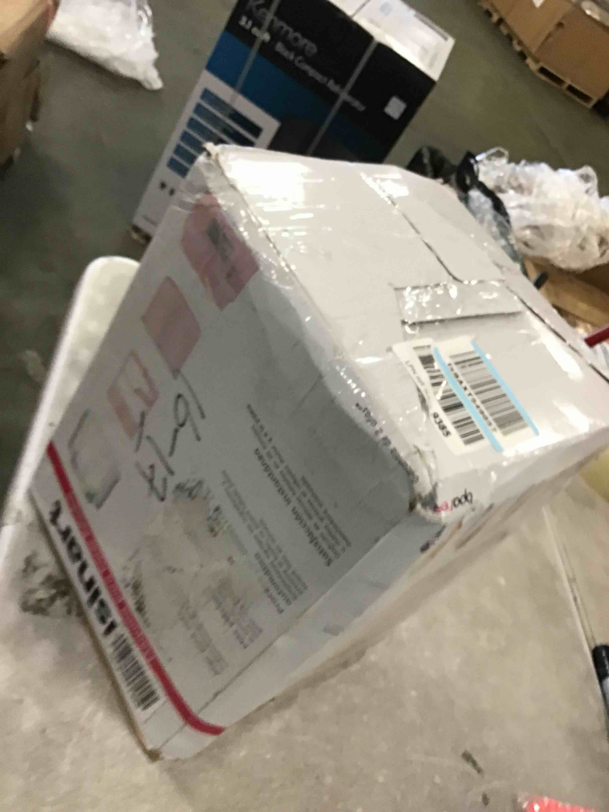 https://s3.amazonaws.com/lotting-images-prod/bidfta/YEL6431977_1718220010916.jpeg