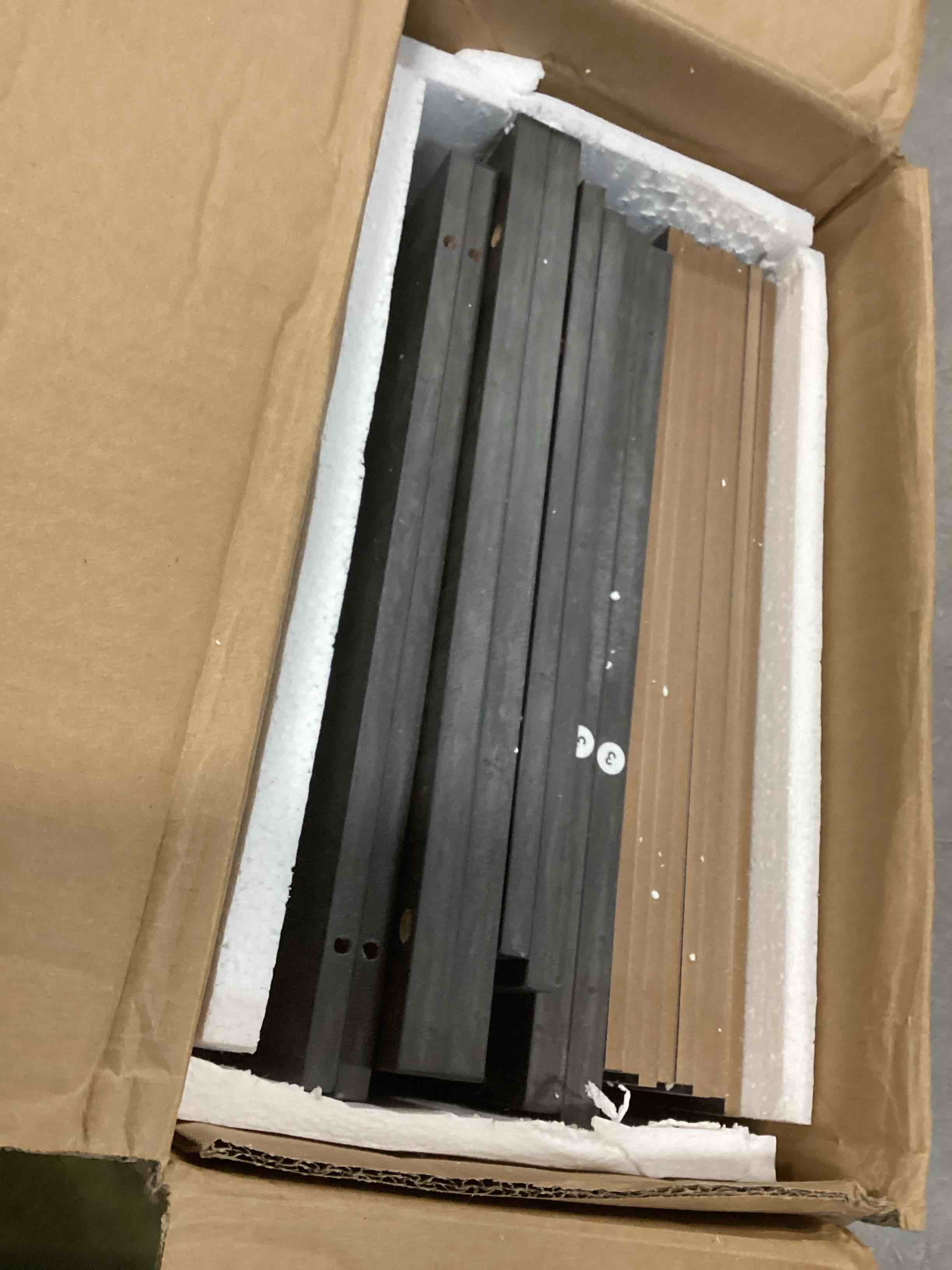https://s3.amazonaws.com/lotting-images-prod/bidfta/YEL6433021_1718629102406.jpeg