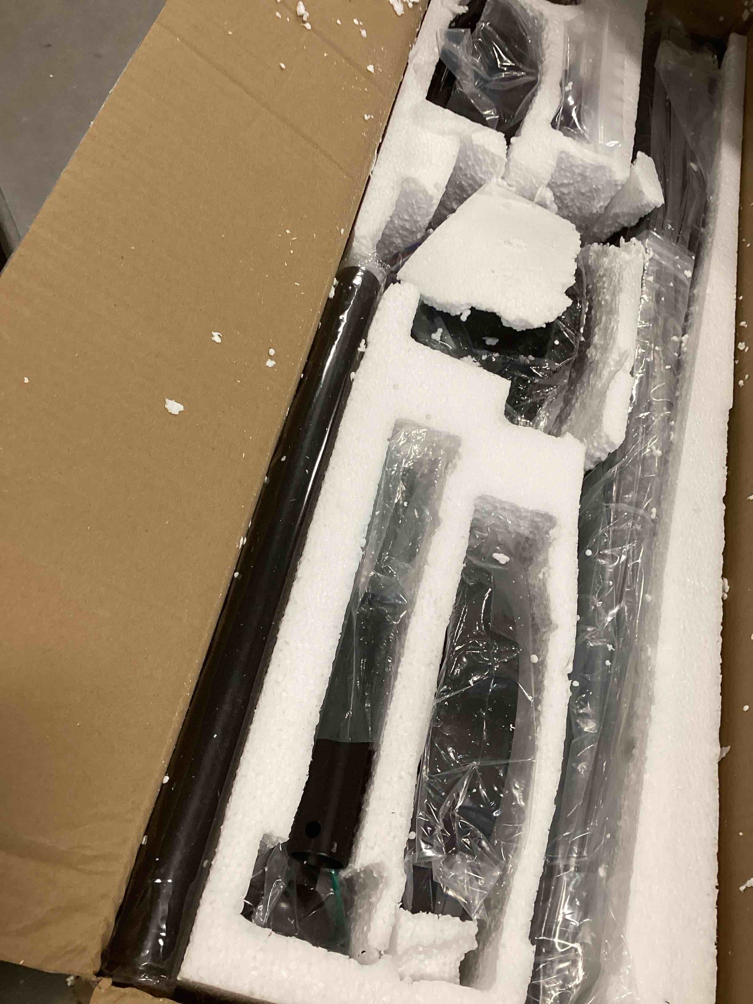 https://s3.amazonaws.com/lotting-images-prod/bidfta/YEL6433102_1718641253426.jpeg