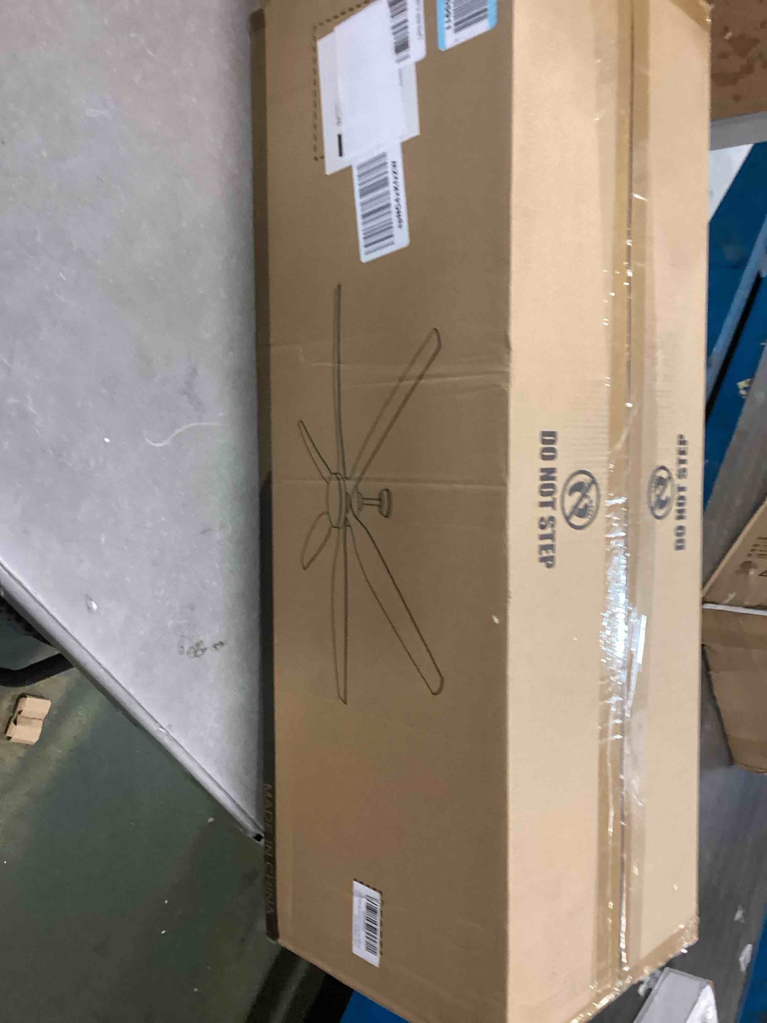 https://s3.amazonaws.com/lotting-images-prod/bidfta/YEL6433102_1718641277375.jpeg