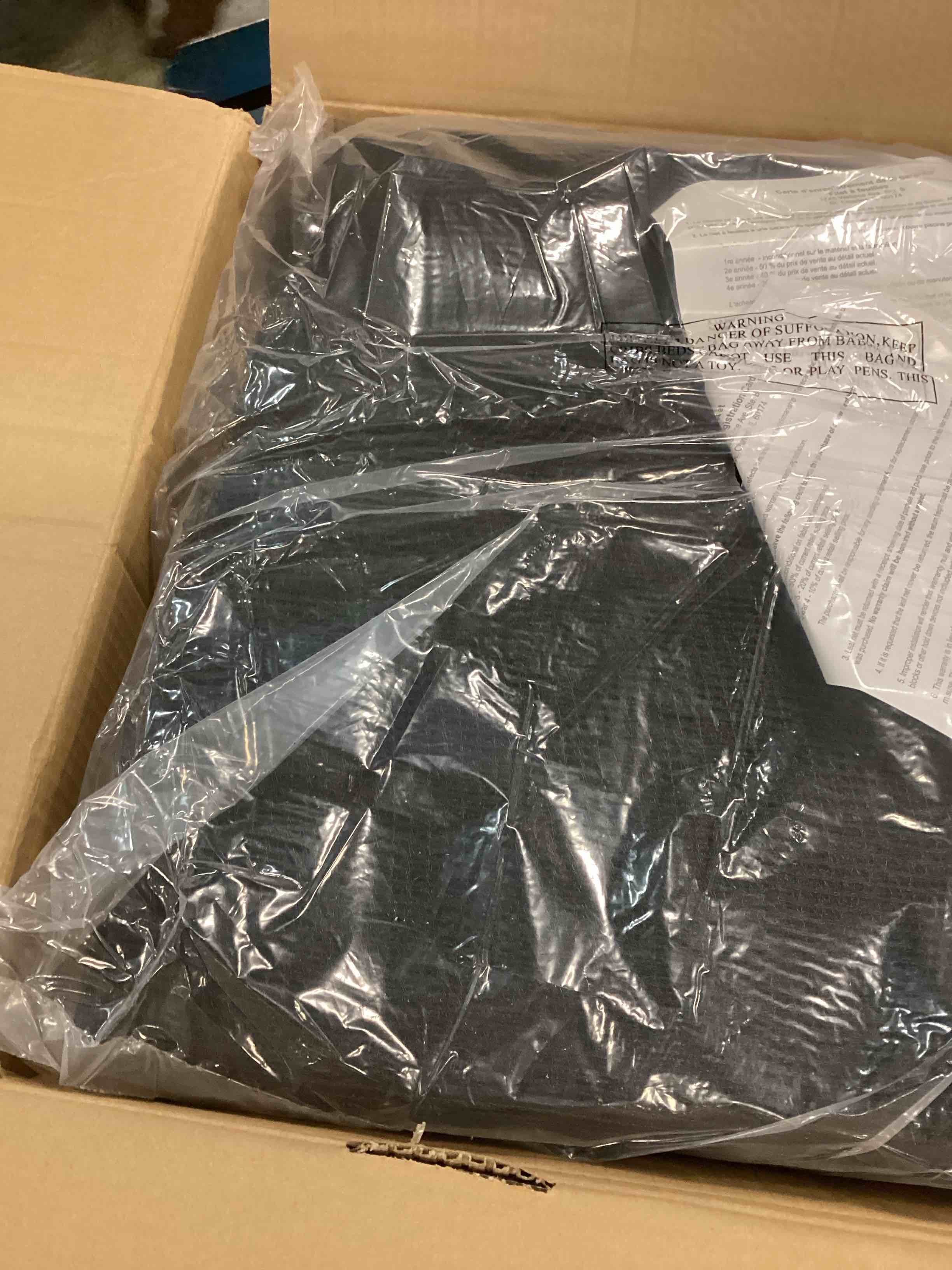 https://s3.amazonaws.com/lotting-images-prod/bidfta/YEL6433431_1718736670870.jpeg
