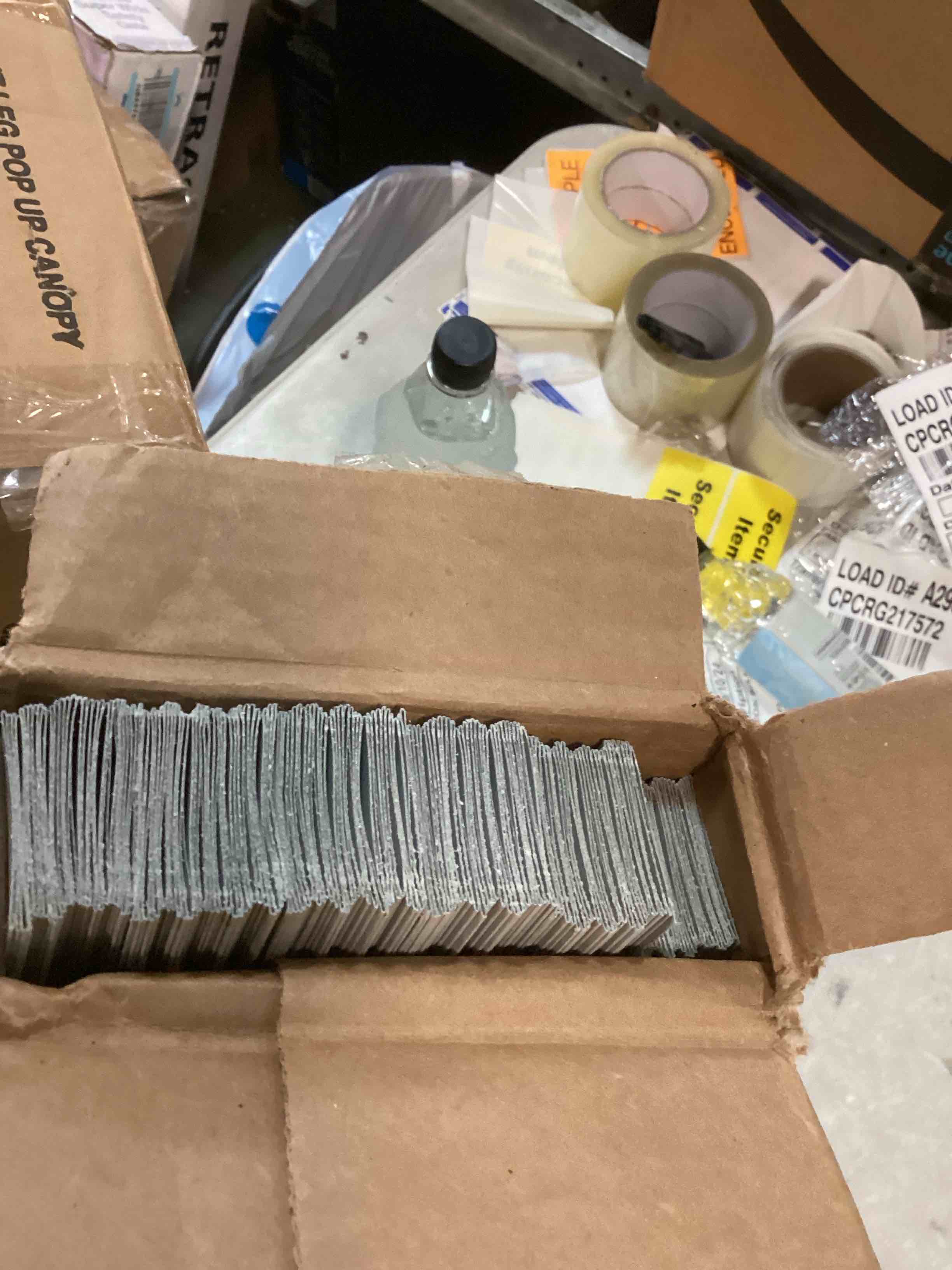 https://s3.amazonaws.com/lotting-images-prod/bidfta/YEL6435003_1718650223286.jpeg