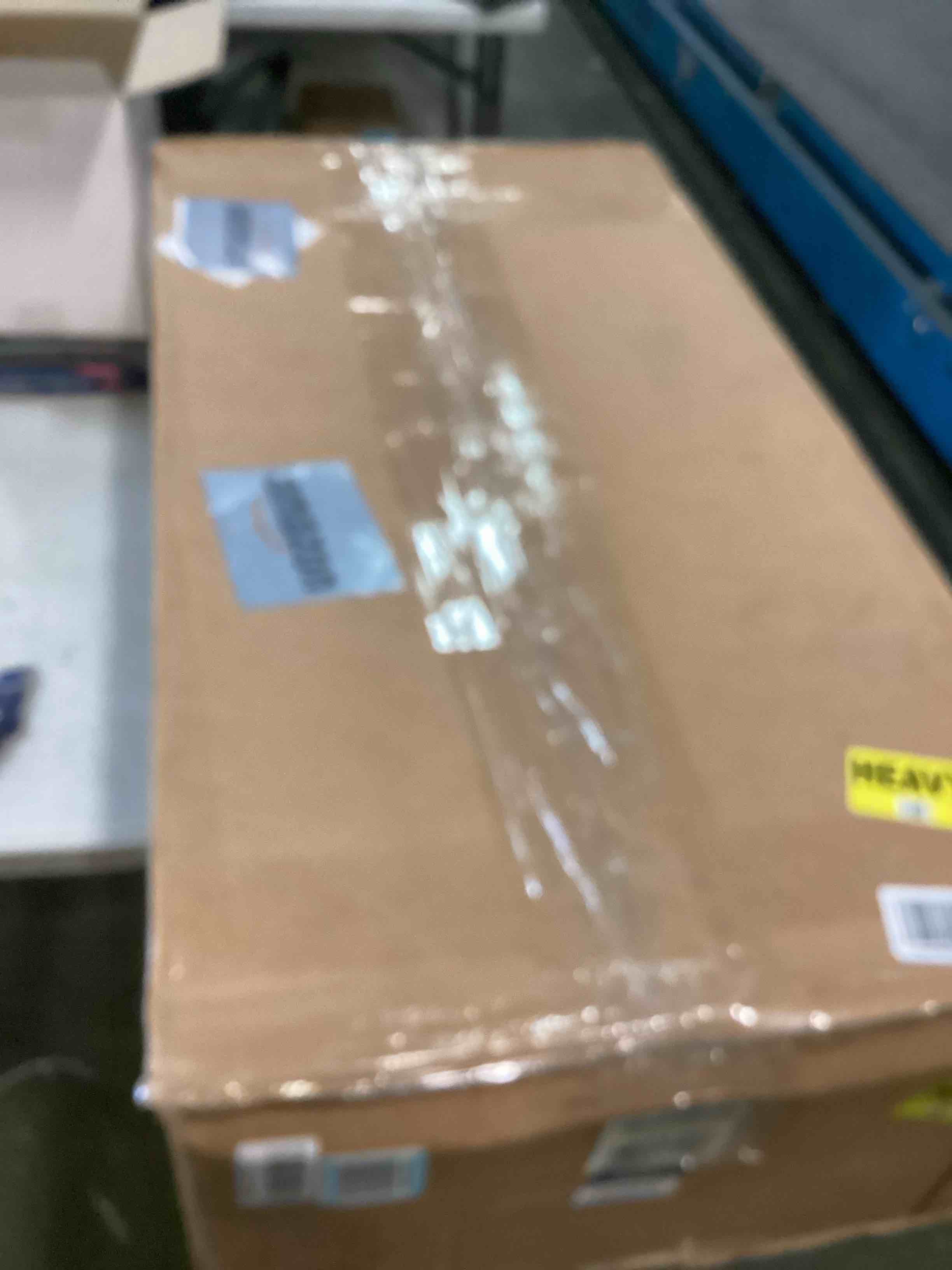 https://s3.amazonaws.com/lotting-images-prod/bidfta/YEL6435018_1718653125309.jpeg