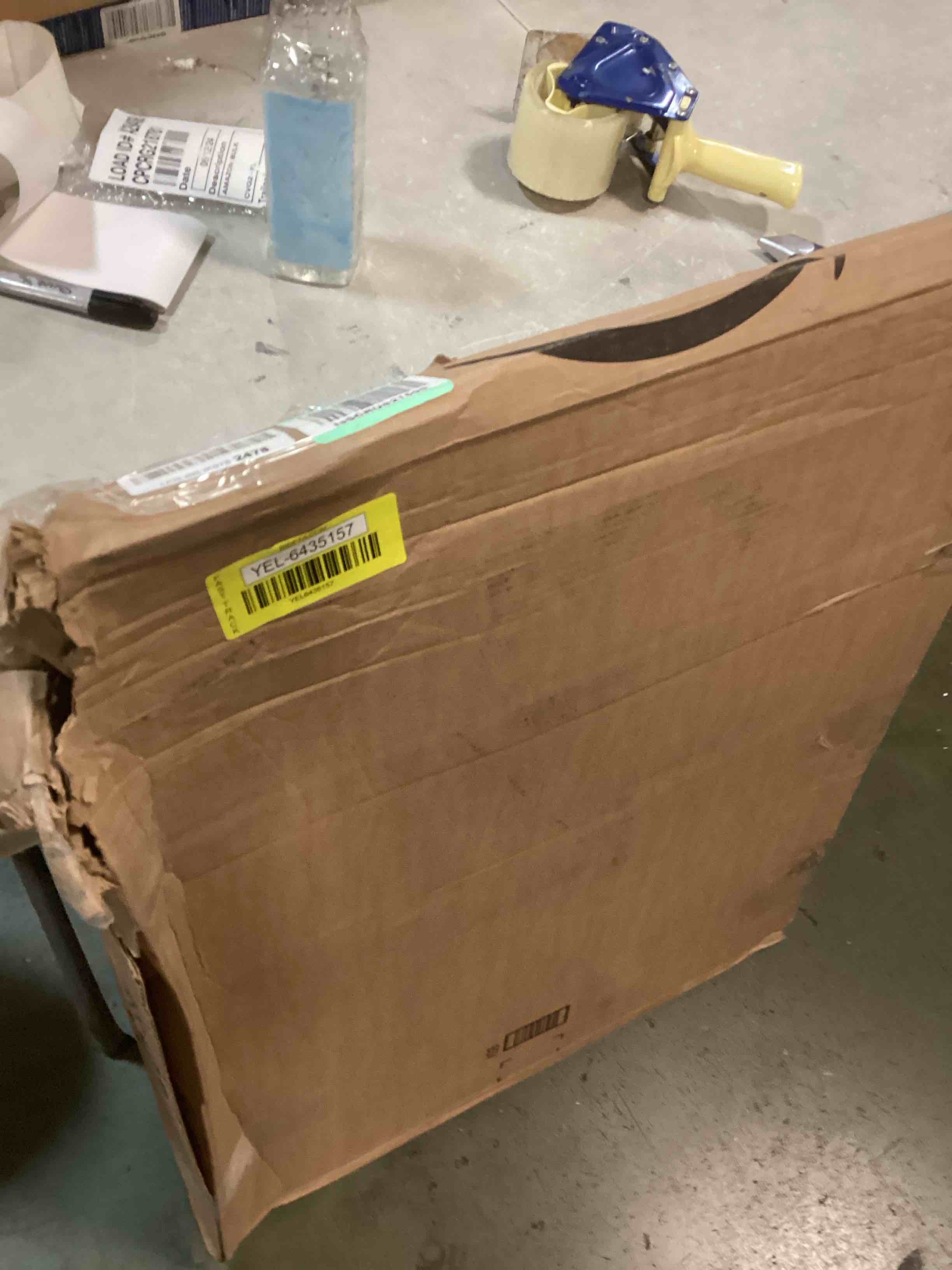 https://s3.amazonaws.com/lotting-images-prod/bidfta/YEL6435157_1718728563862.jpeg