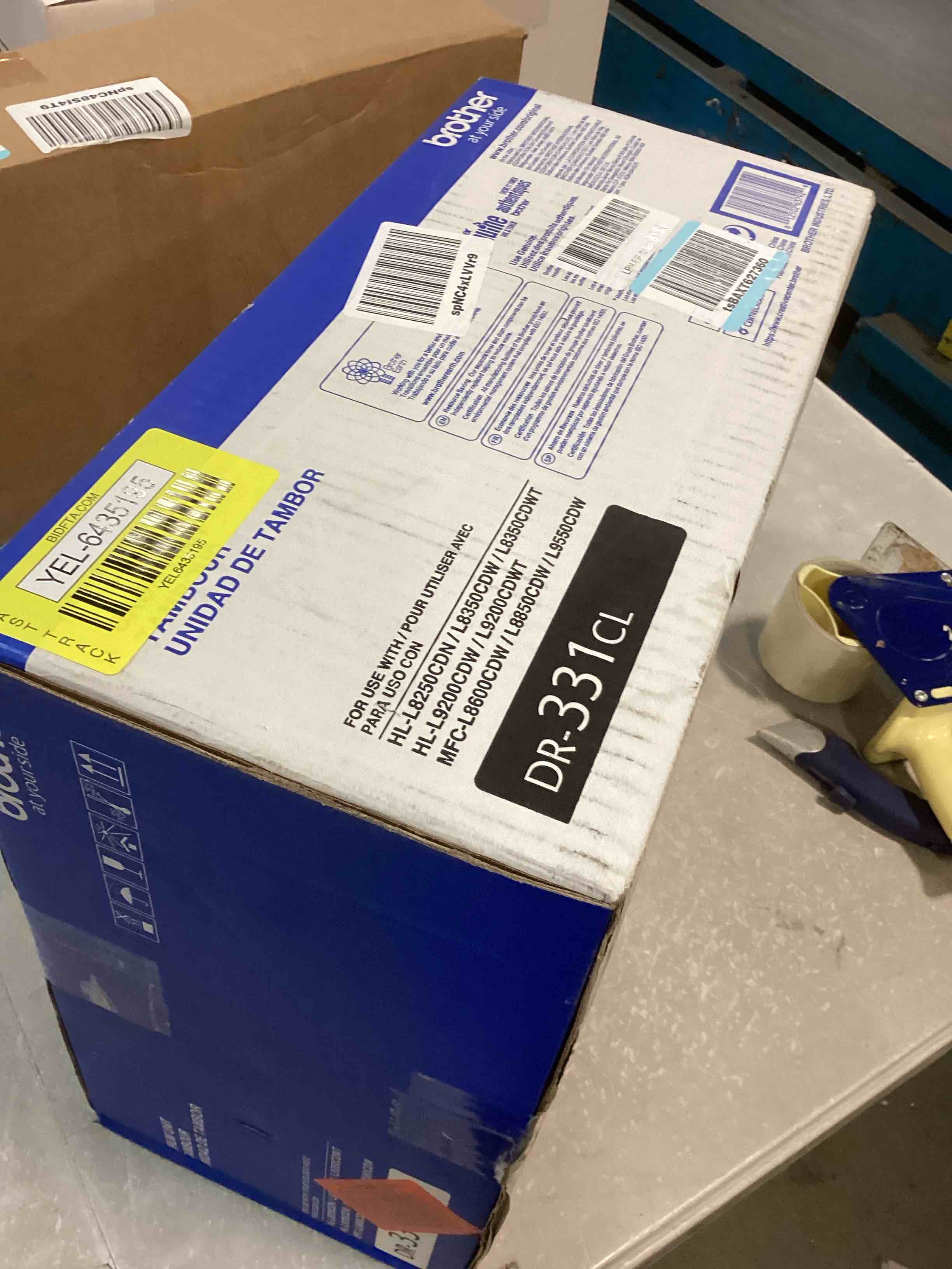 https://s3.amazonaws.com/lotting-images-prod/bidfta/YEL6435195_1718736222894.jpeg