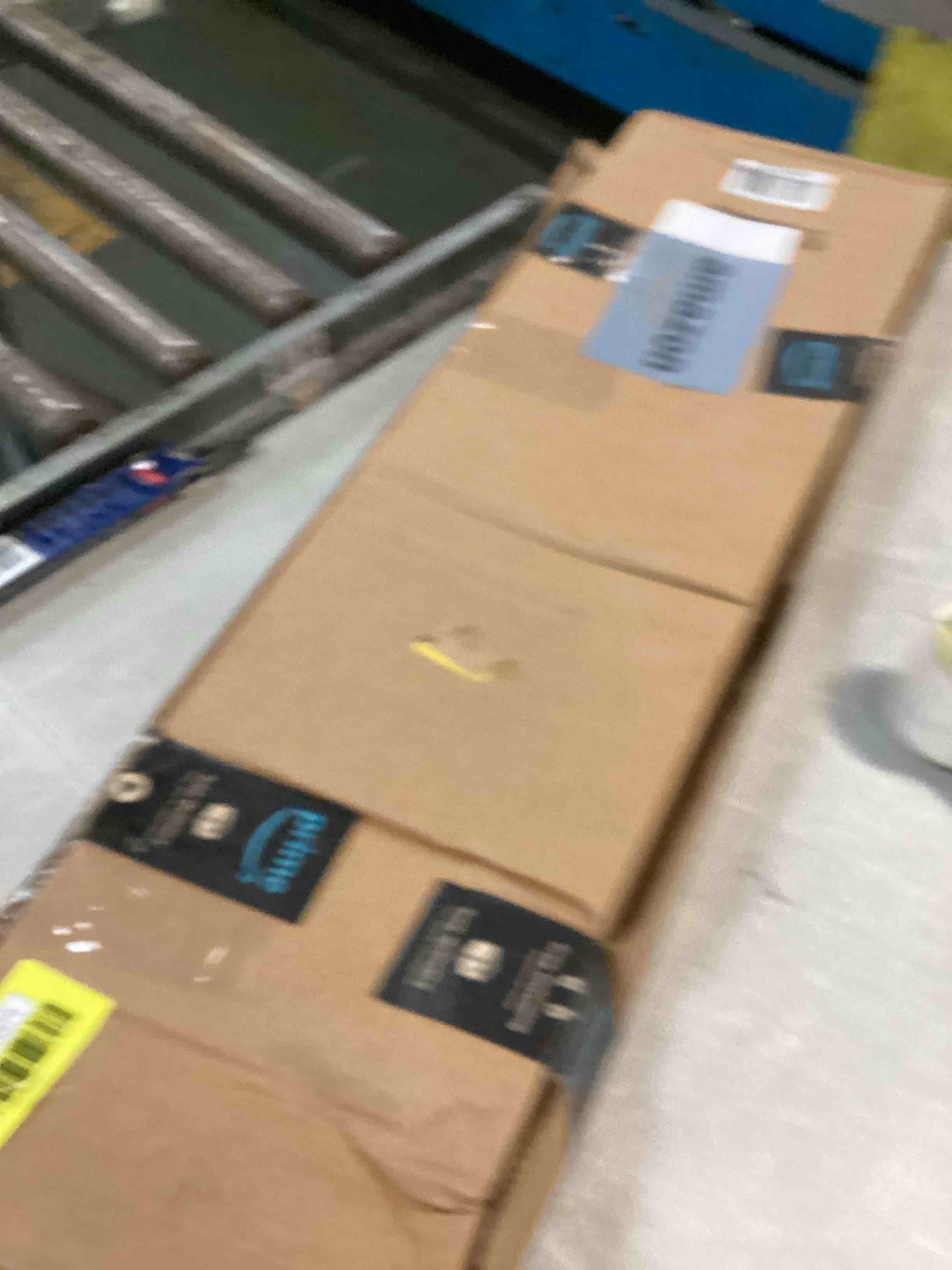 https://s3.amazonaws.com/lotting-images-prod/bidfta/YEL6435371_1718812232002.jpeg
