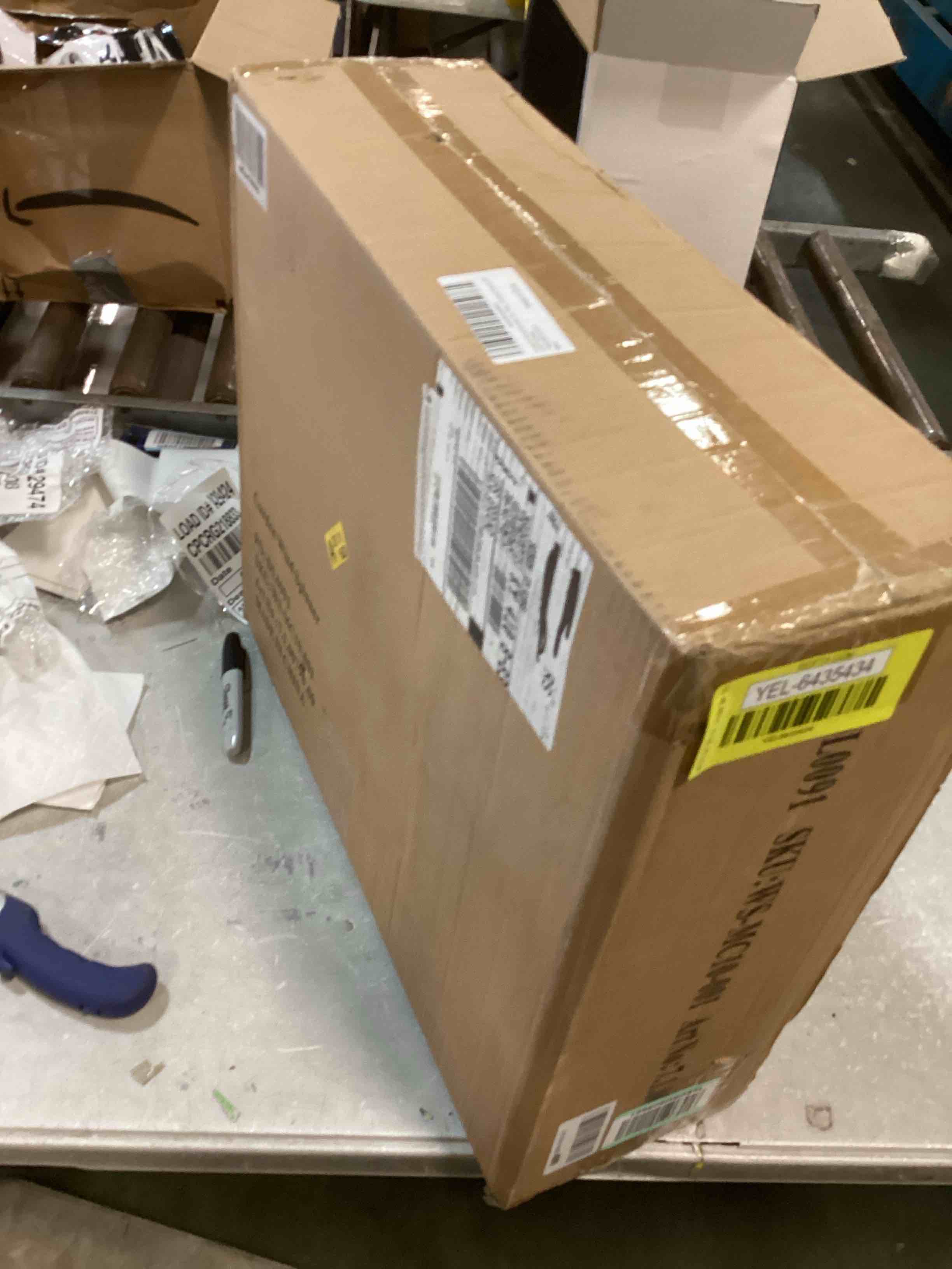 https://s3.amazonaws.com/lotting-images-prod/bidfta/YEL6435434_1718822273276.jpeg