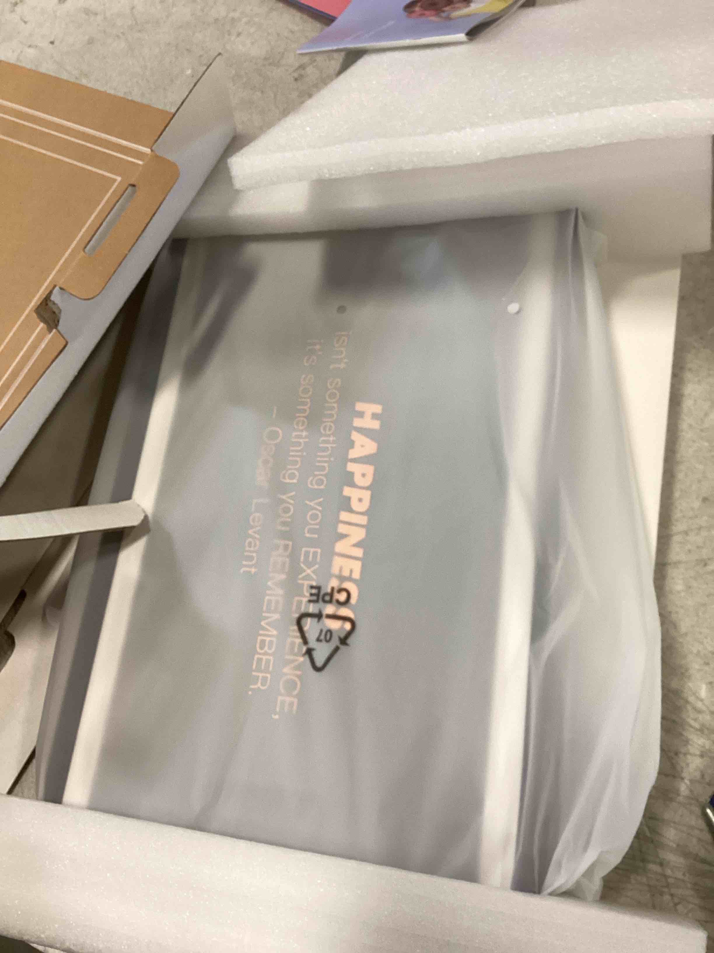 https://s3.amazonaws.com/lotting-images-prod/bidfta/YEL6437775_1718468697760.jpeg