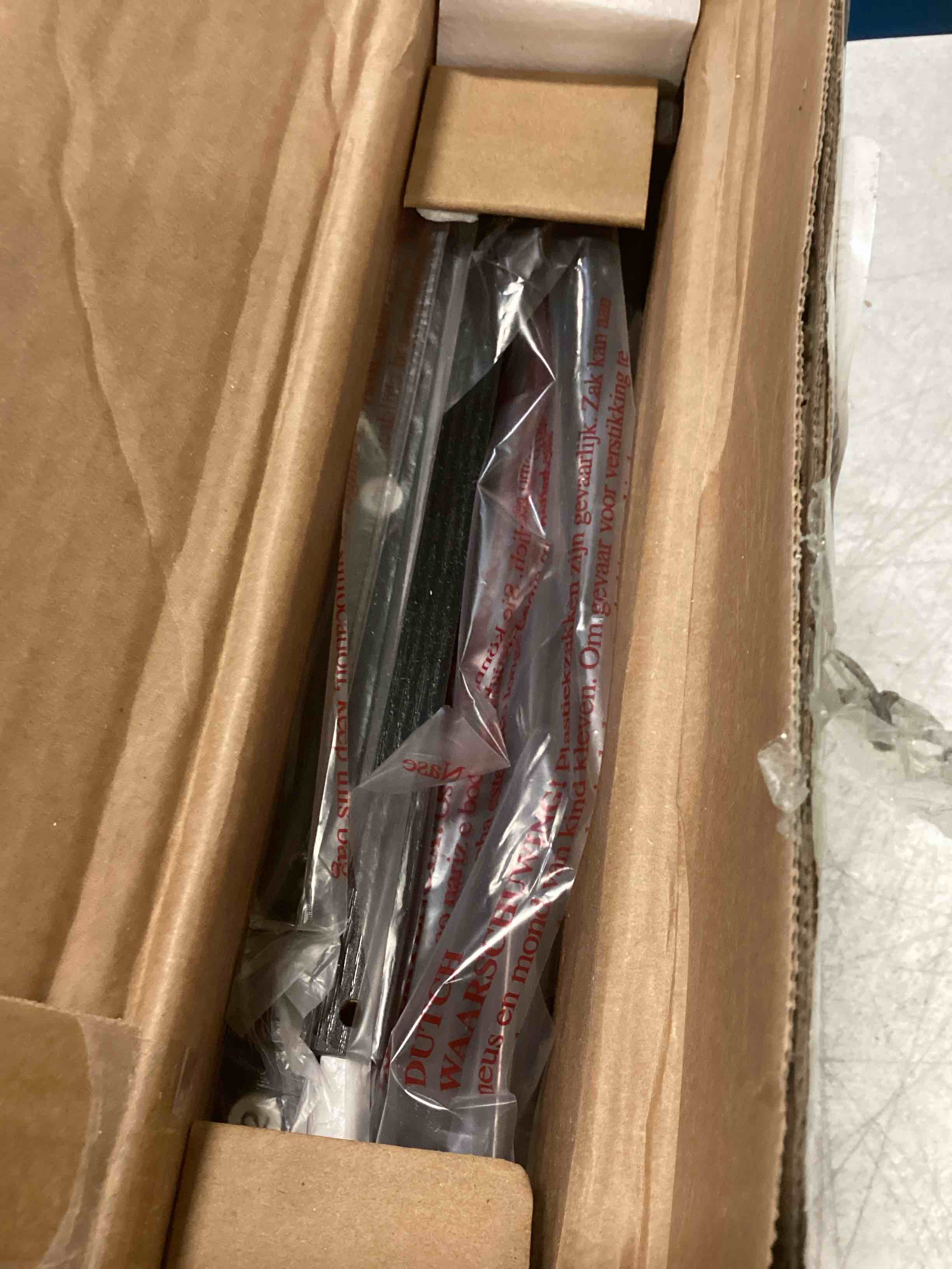 https://s3.amazonaws.com/lotting-images-prod/bidfta/YEL6437904_1718630151325.jpeg