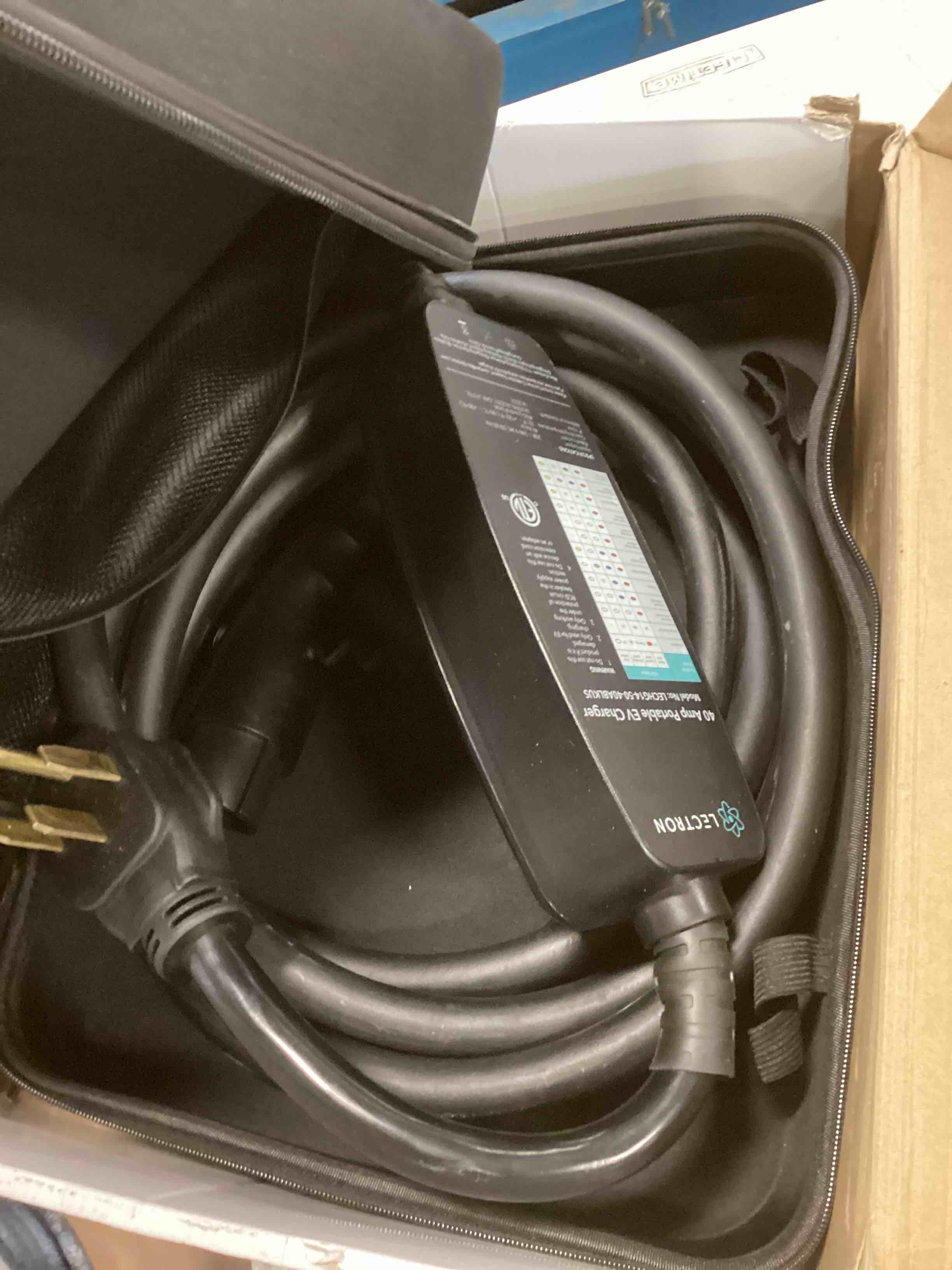https://s3.amazonaws.com/lotting-images-prod/bidfta/YEL6437943_1718635958879.jpeg