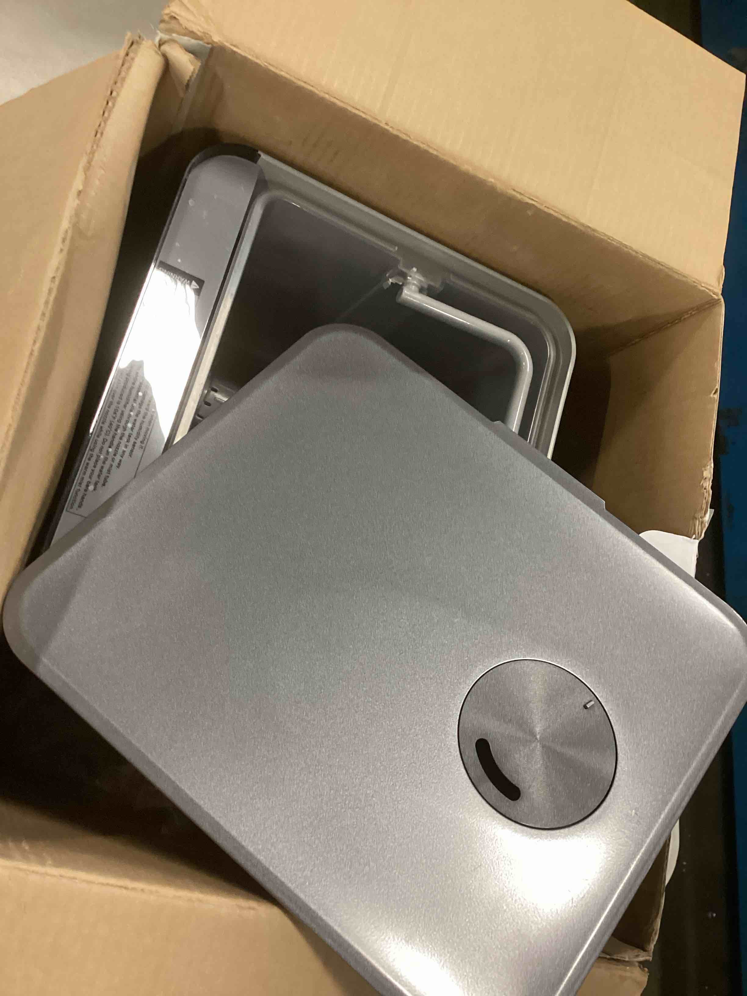 https://s3.amazonaws.com/lotting-images-prod/bidfta/YEL6438269_1718795325514.jpeg
