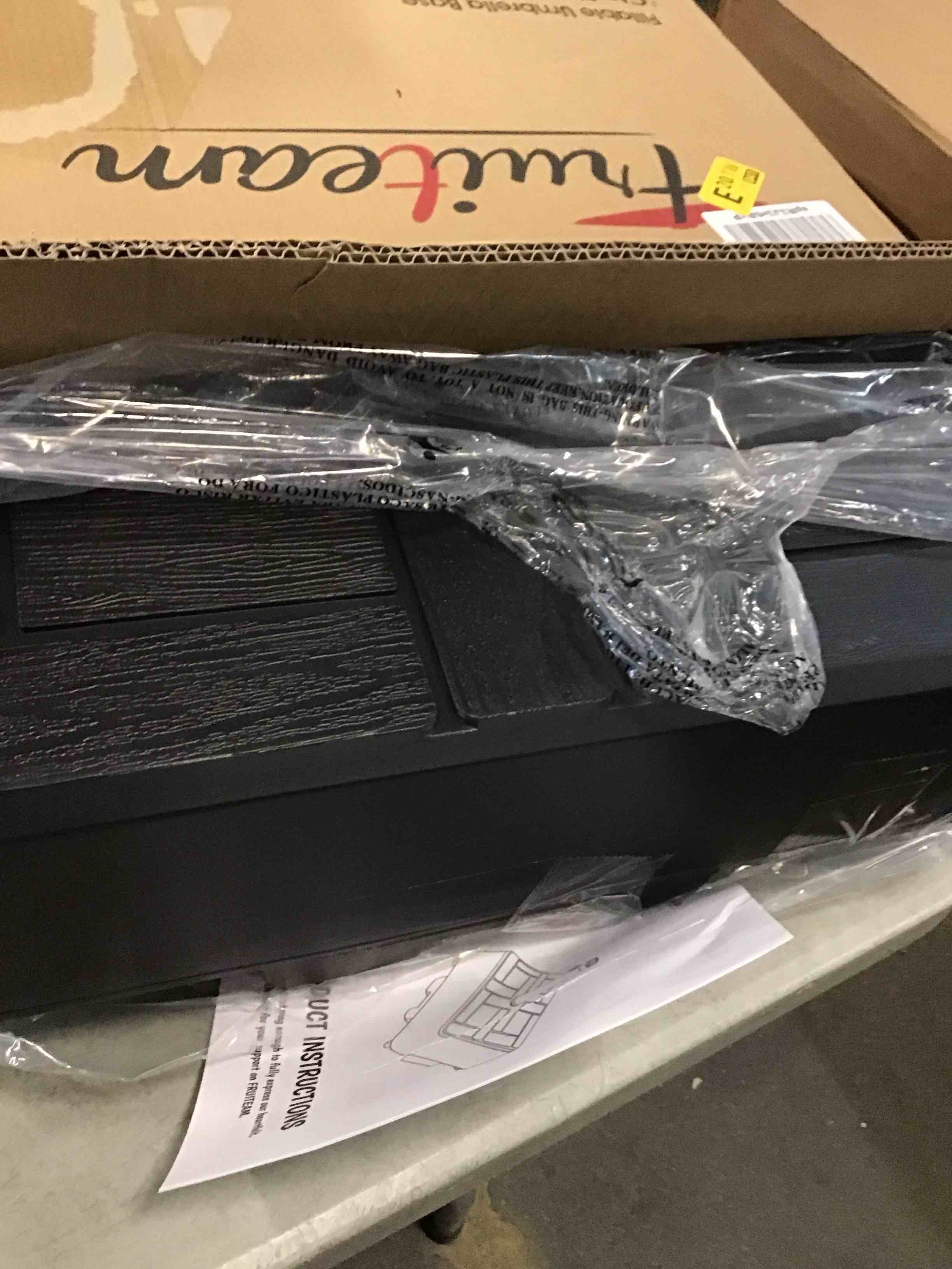 https://s3.amazonaws.com/lotting-images-prod/bidfta/YEL6438570_1718280872178.jpeg