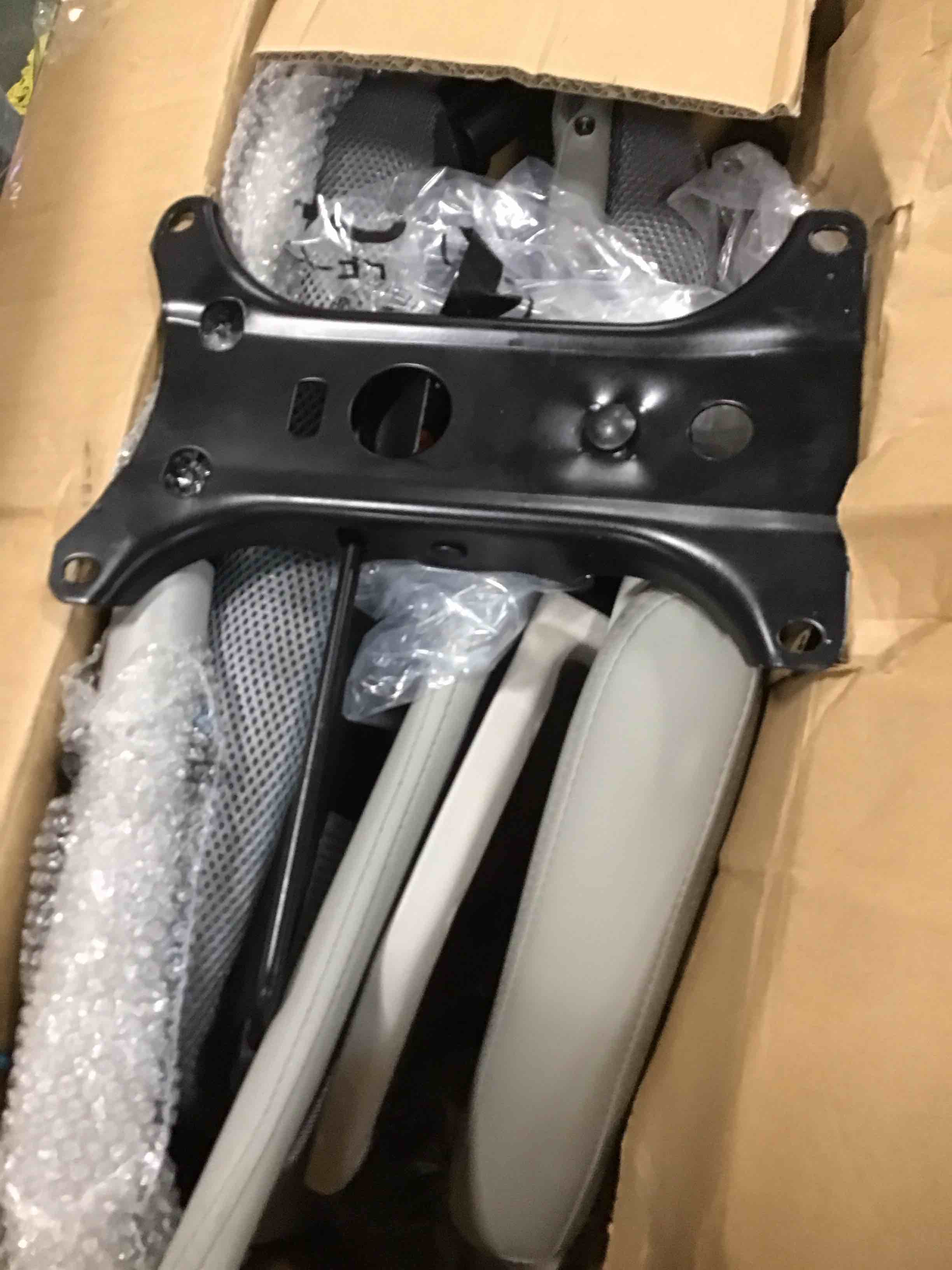 https://s3.amazonaws.com/lotting-images-prod/bidfta/YEL6438794_1718364724649.jpeg