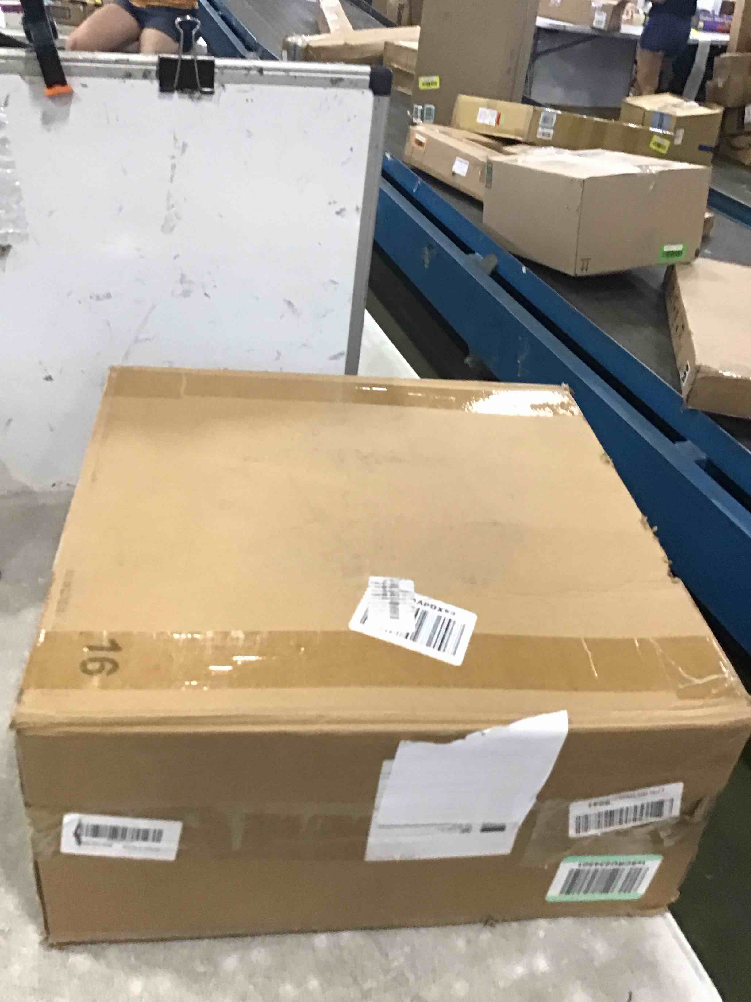 https://s3.amazonaws.com/lotting-images-prod/bidfta/YEL6439809_1718803550358.jpeg