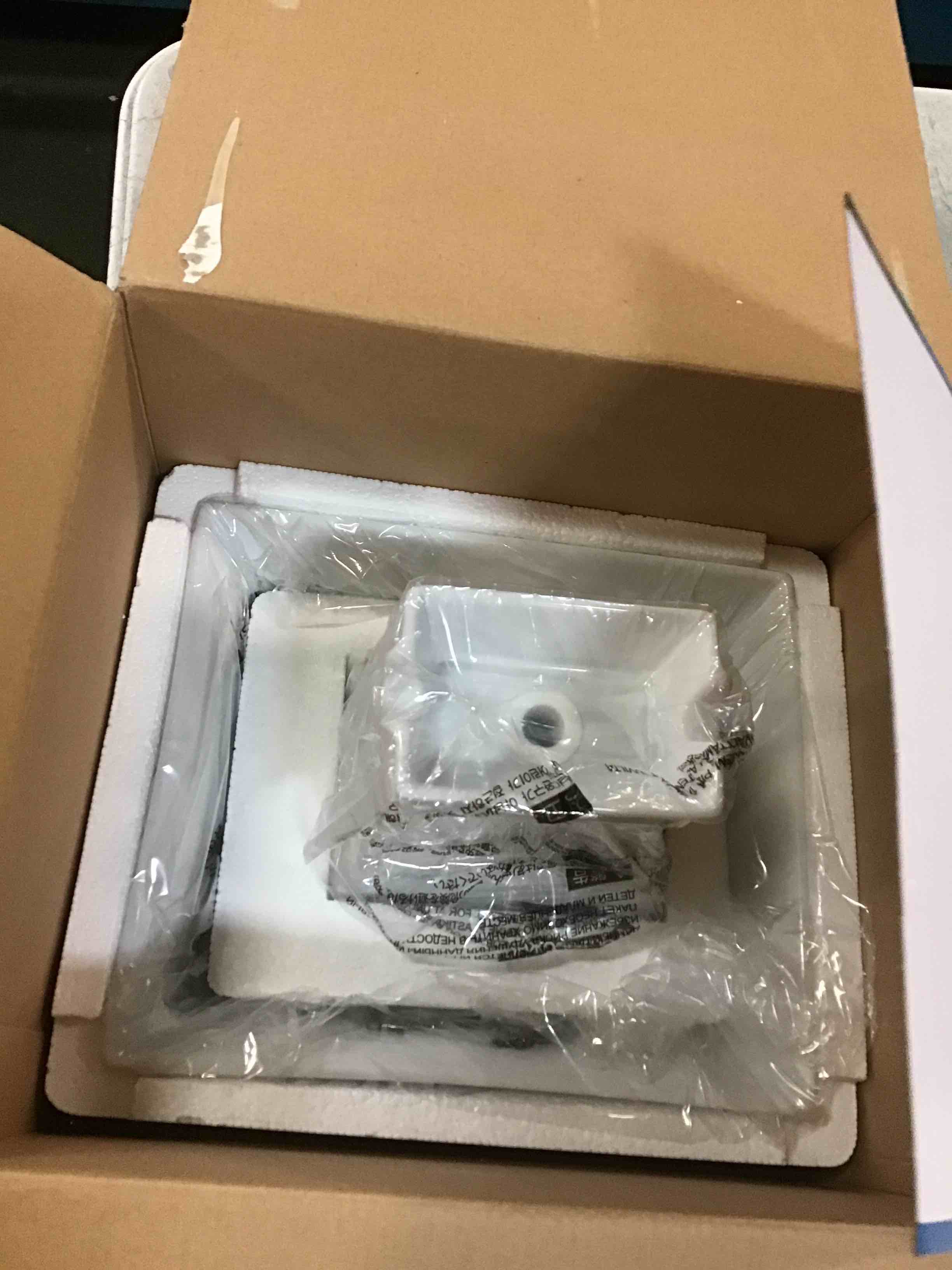 https://s3.amazonaws.com/lotting-images-prod/bidfta/YEL6440114_1717609832534.jpeg