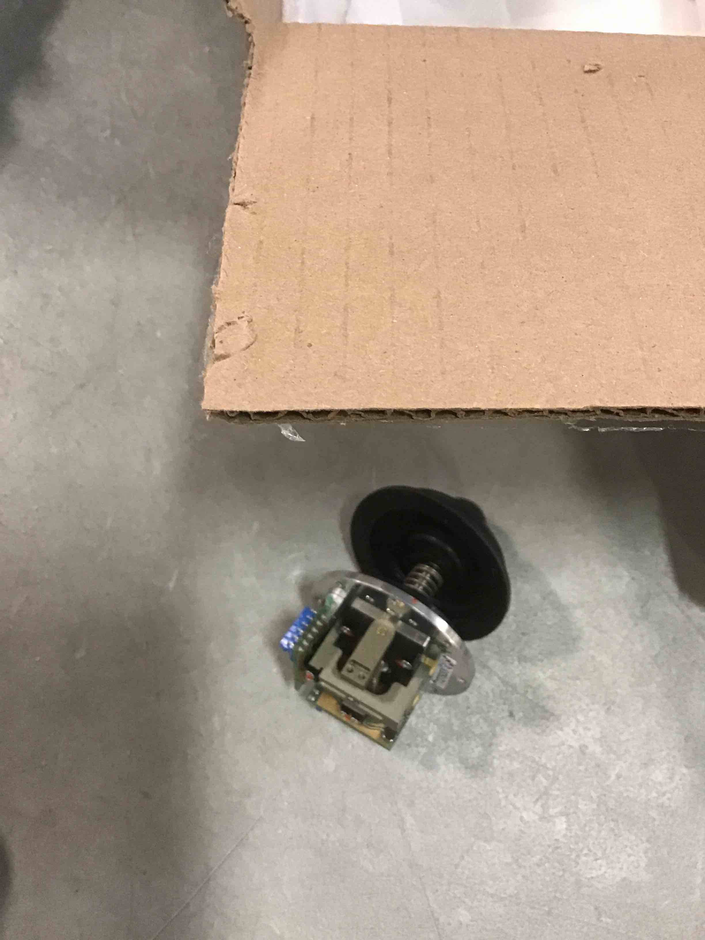 https://s3.amazonaws.com/lotting-images-prod/bidfta/YEL6440378_1717697088806.jpeg