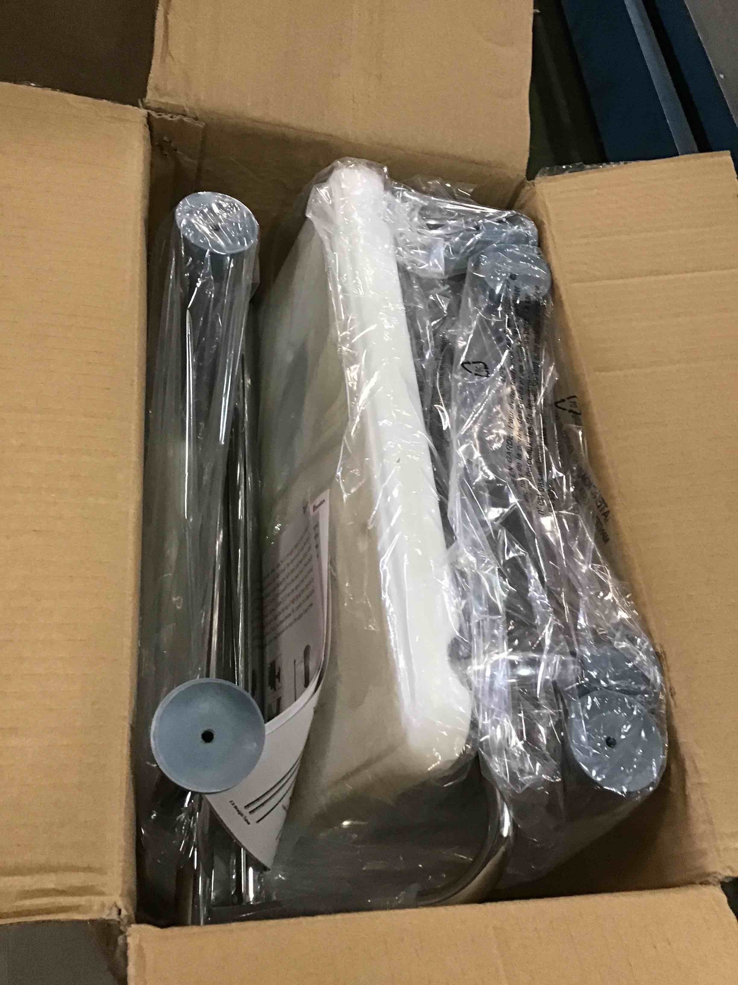 https://s3.amazonaws.com/lotting-images-prod/bidfta/YEL6440406_1717699471765.jpeg