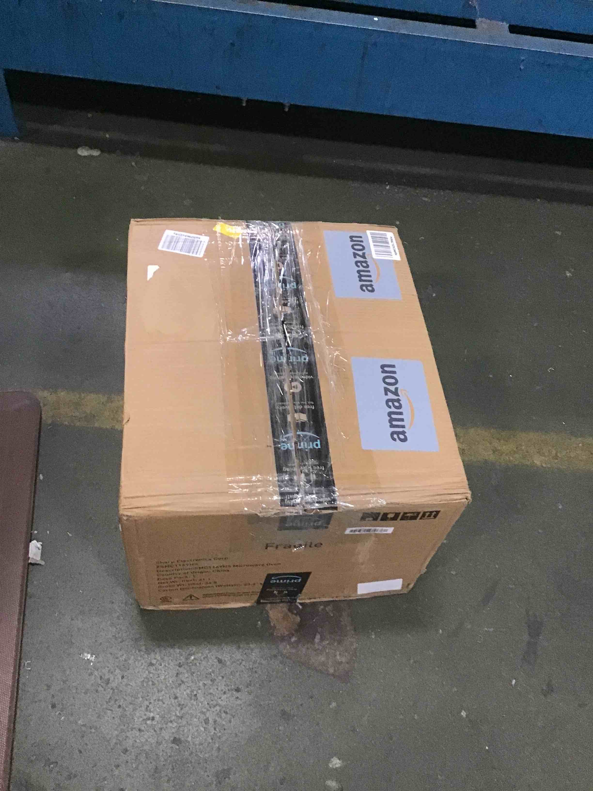https://s3.amazonaws.com/lotting-images-prod/bidfta/YEL6440426_1717702916888.jpeg