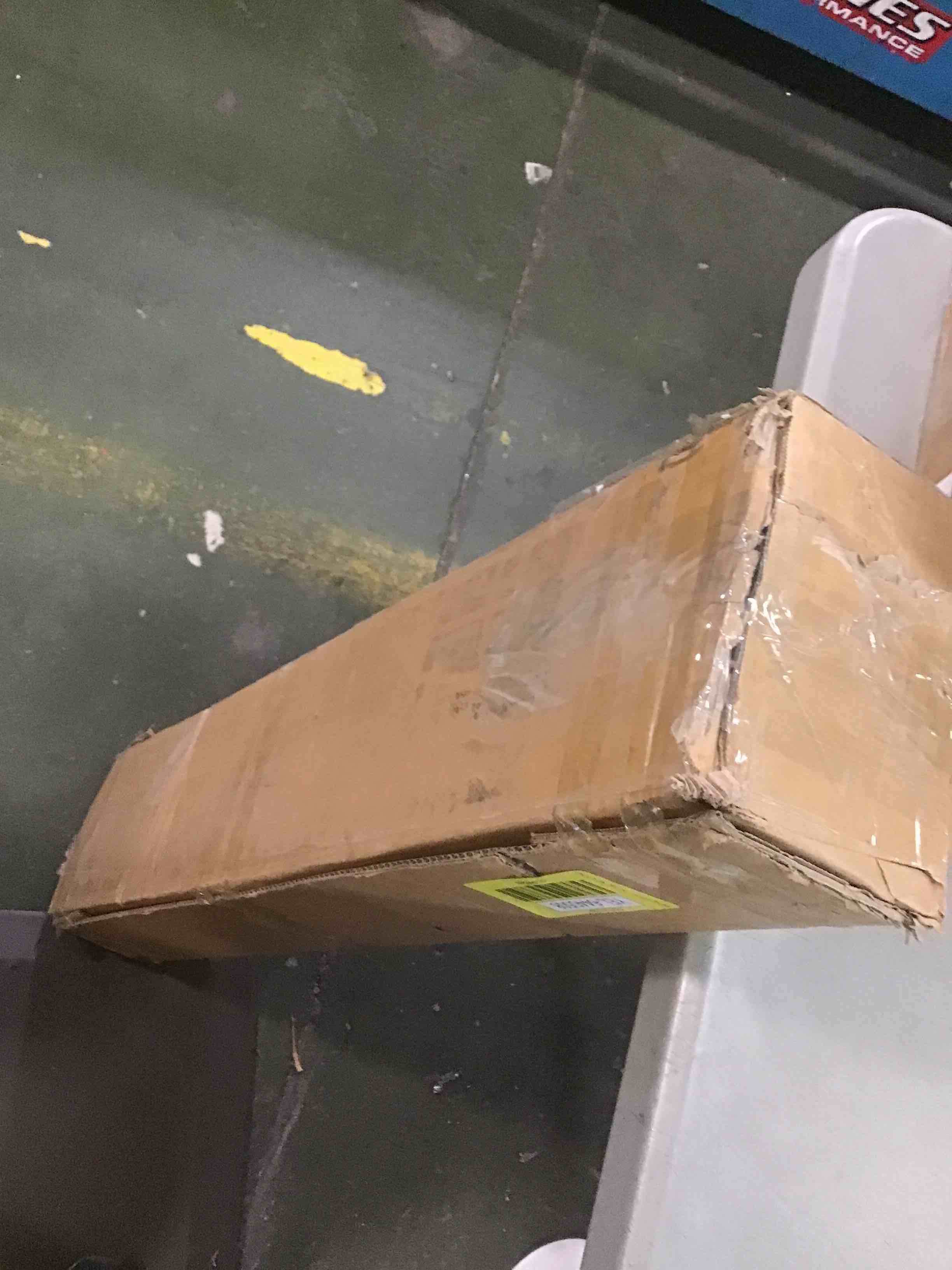 https://s3.amazonaws.com/lotting-images-prod/bidfta/YEL6440508_1717768010911.jpeg